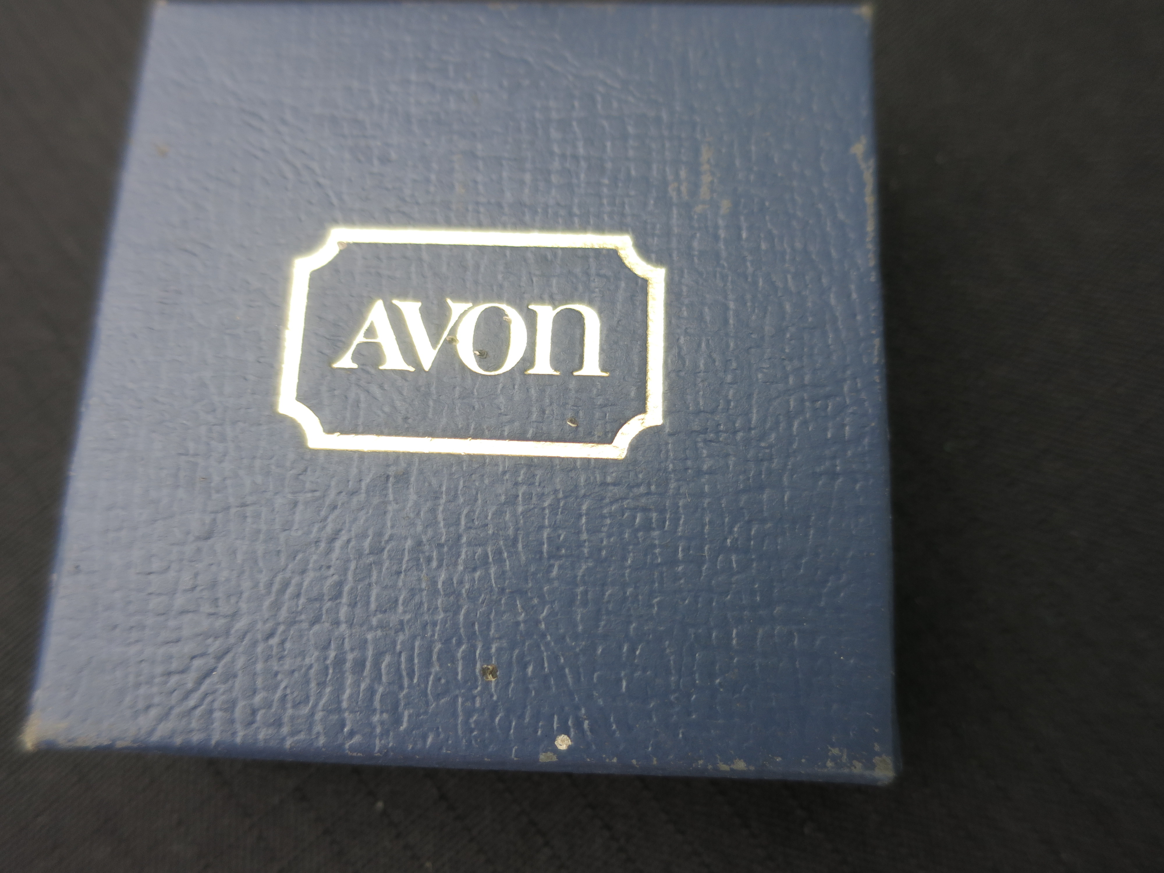 Avon The Presidents Club pin 1982