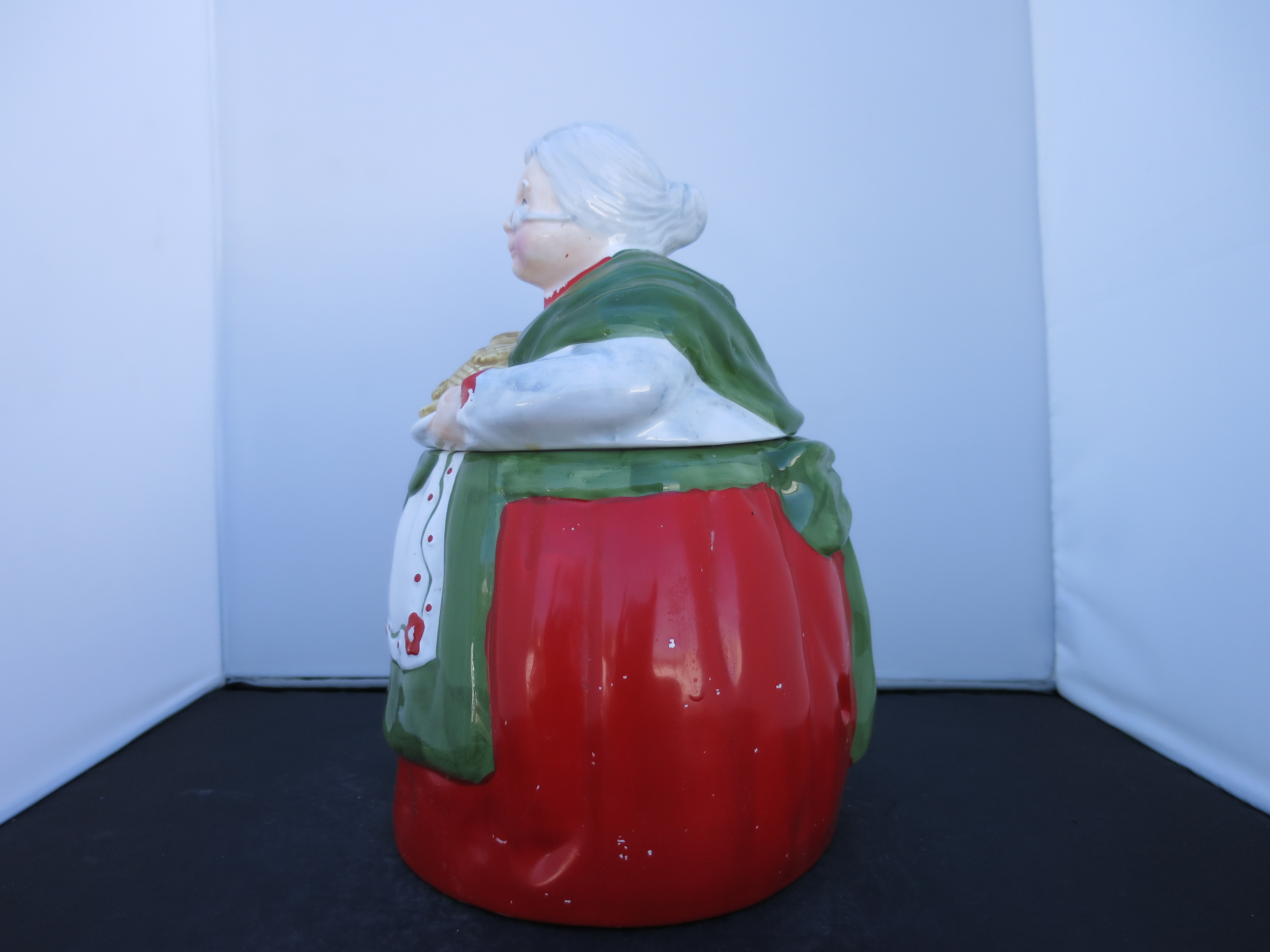 Vintage Granny Cookie Jar with cookie tray