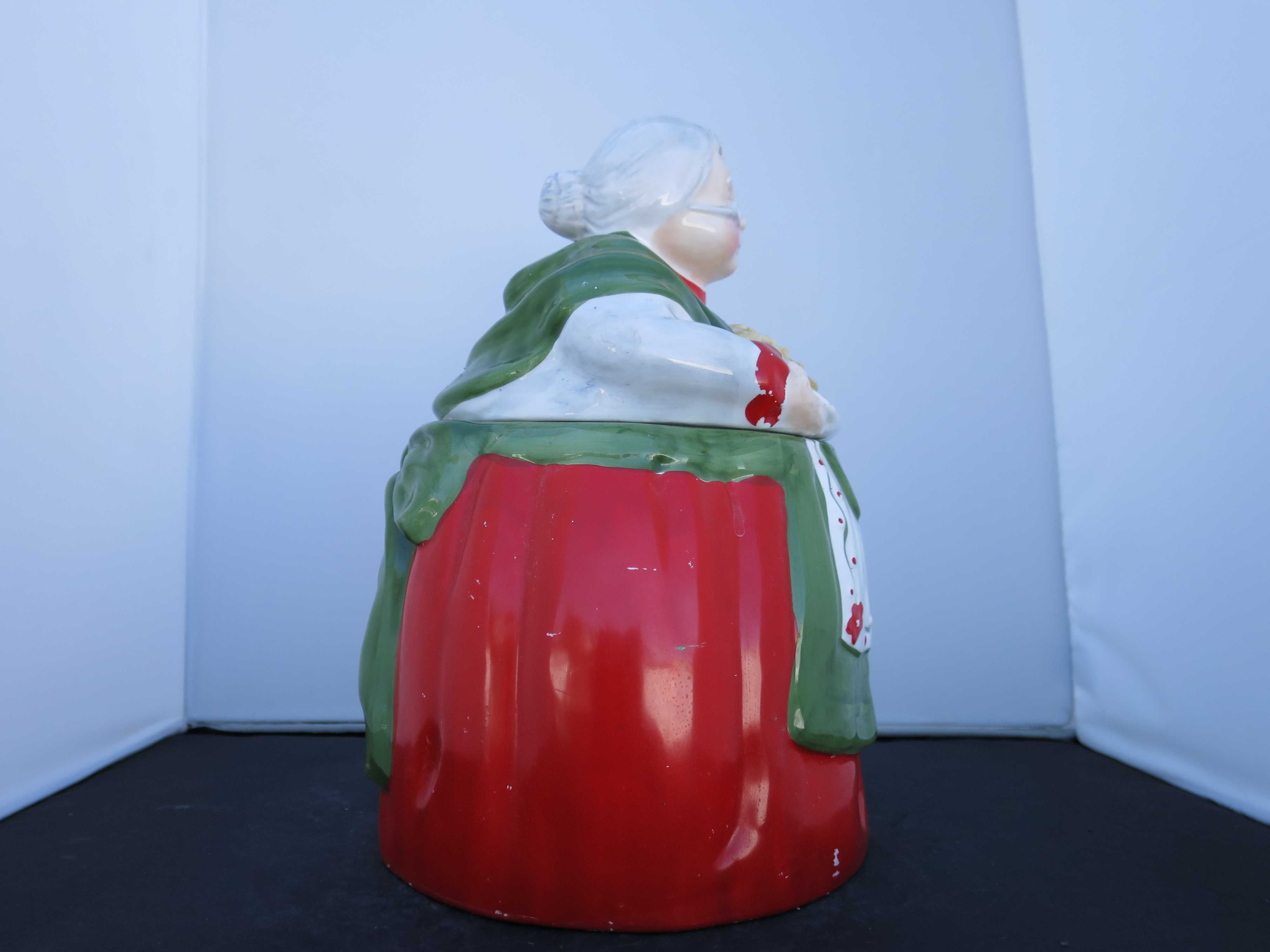 Vintage Granny Cookie Jar with cookie tray