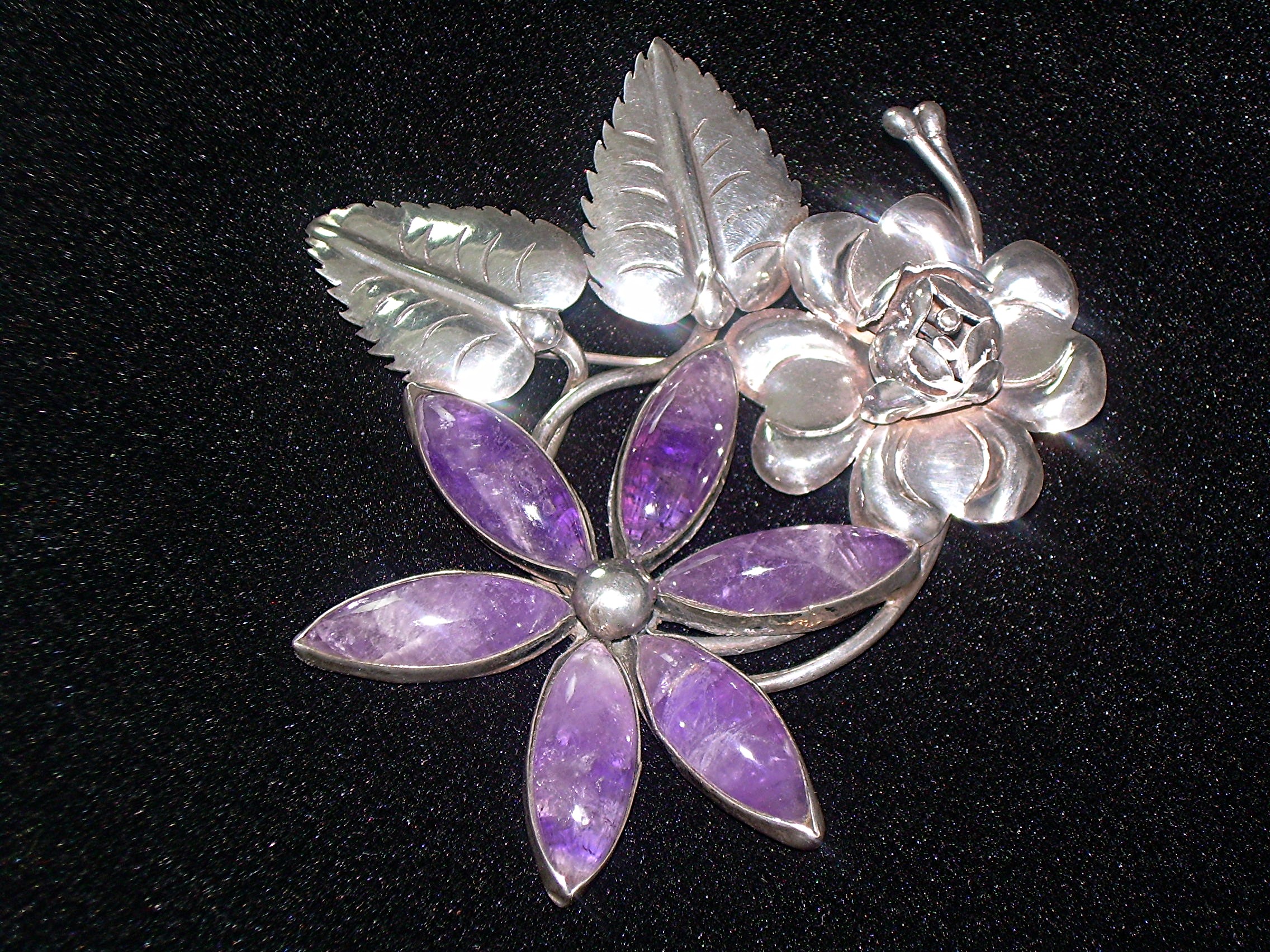 Brooch  Sterling Silver Amethyst Leaves flower Mexico