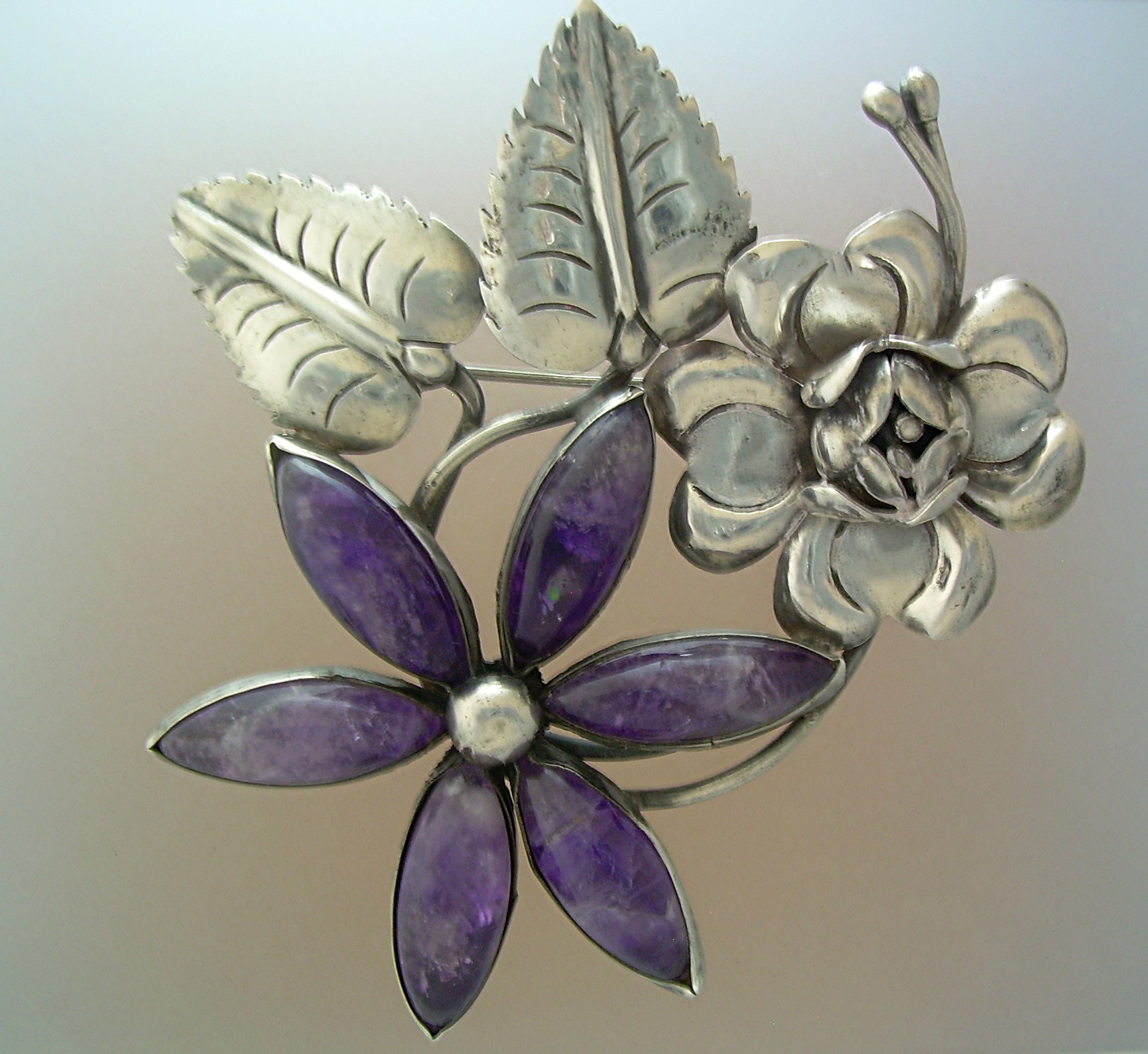 Brooch  Sterling Silver Amethyst Leaves flower Mexico