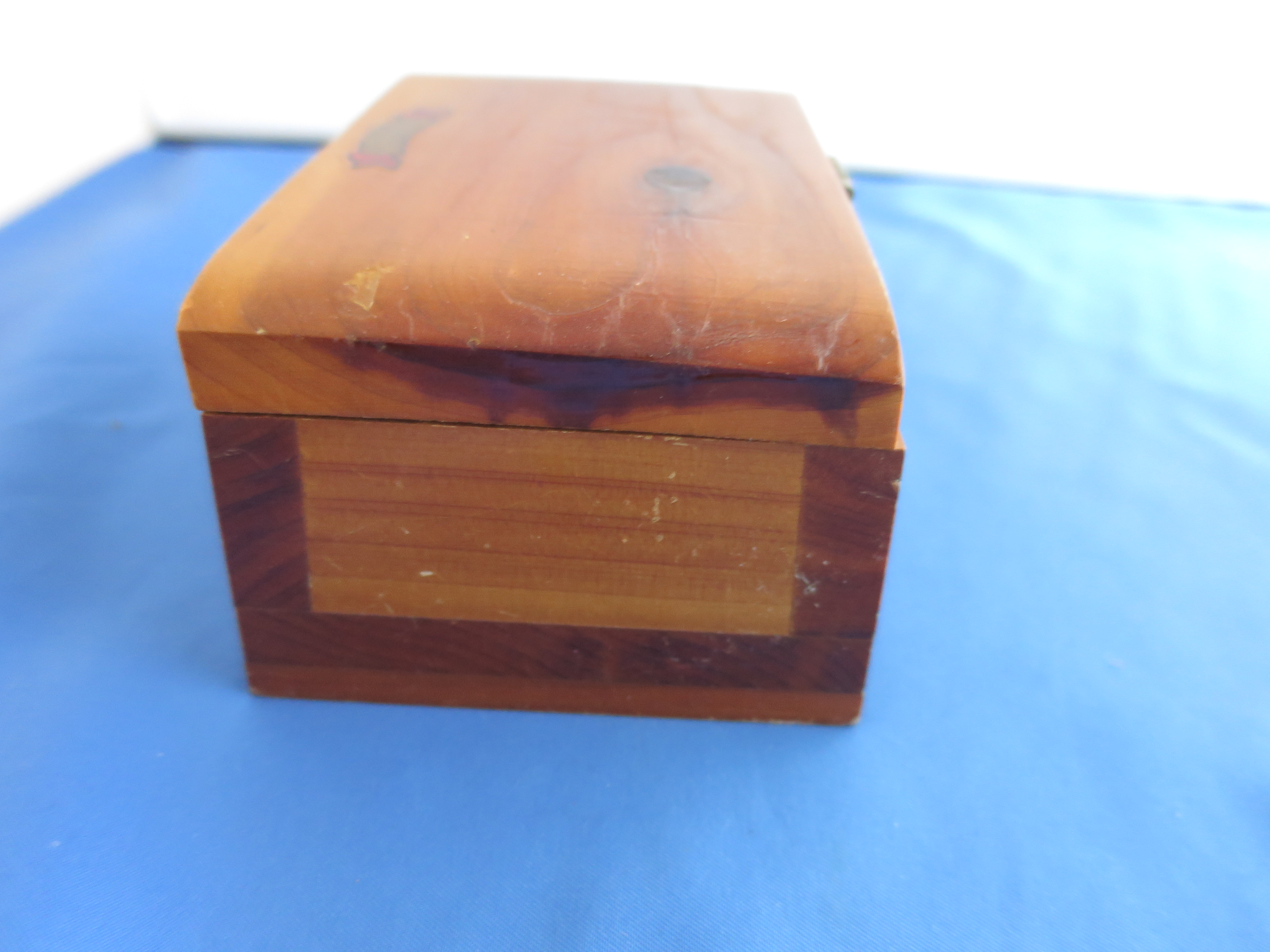 Vintage Souvenir of St. Albans VT Cedar Trinket Box