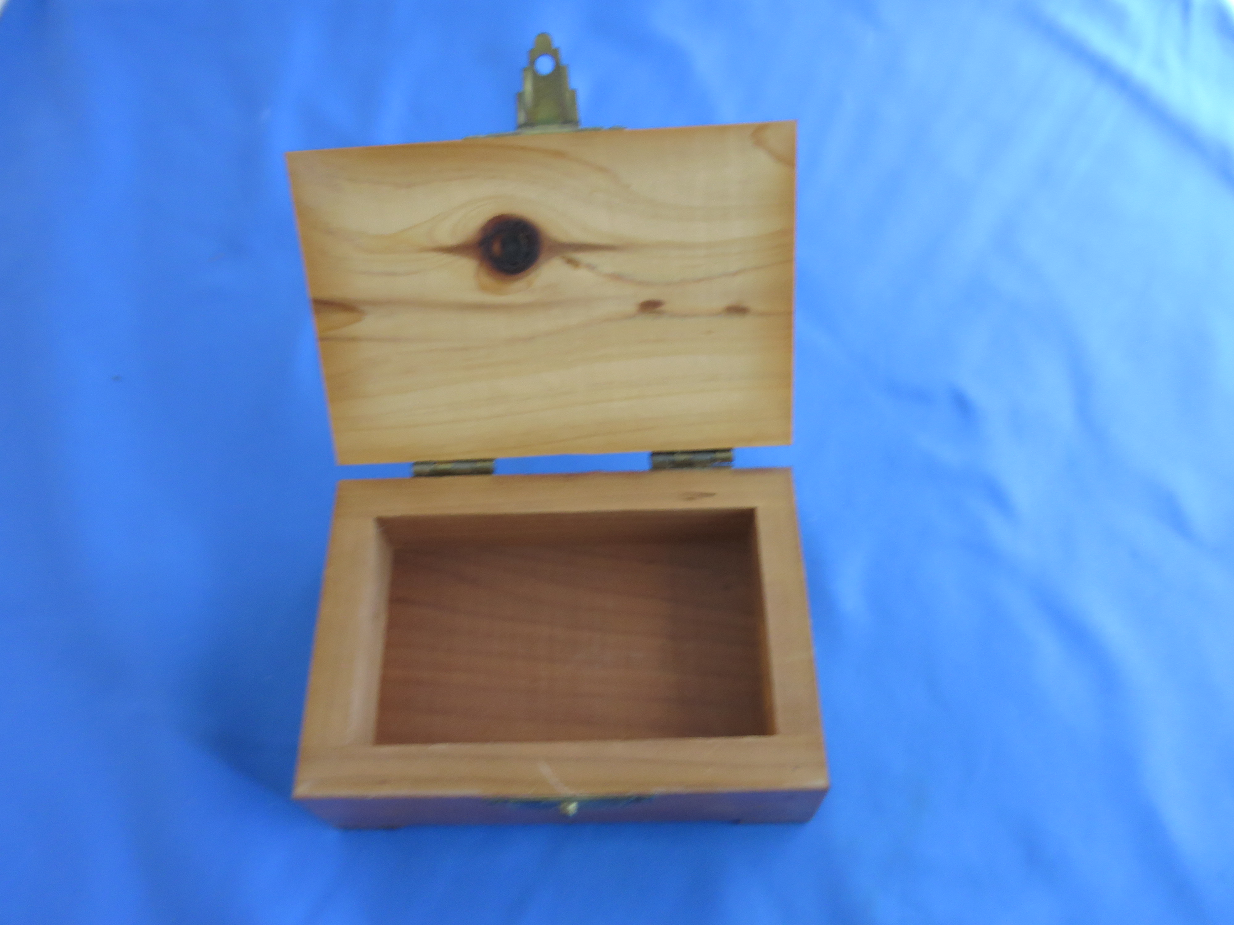 Vintage Souvenir of St. Albans VT Cedar Trinket Box