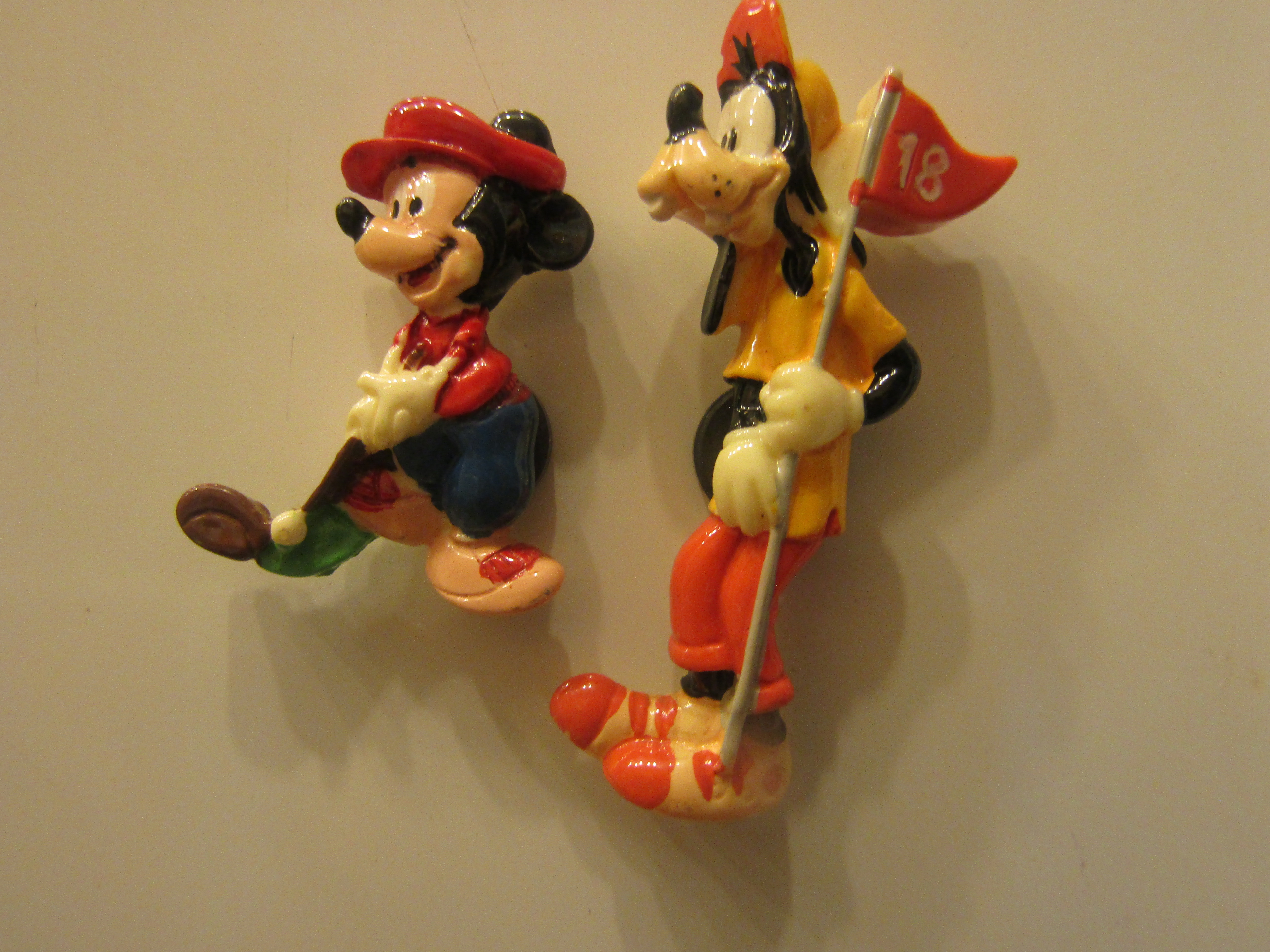 Collectible Character Magnet Mickey & Goofy Play Golf