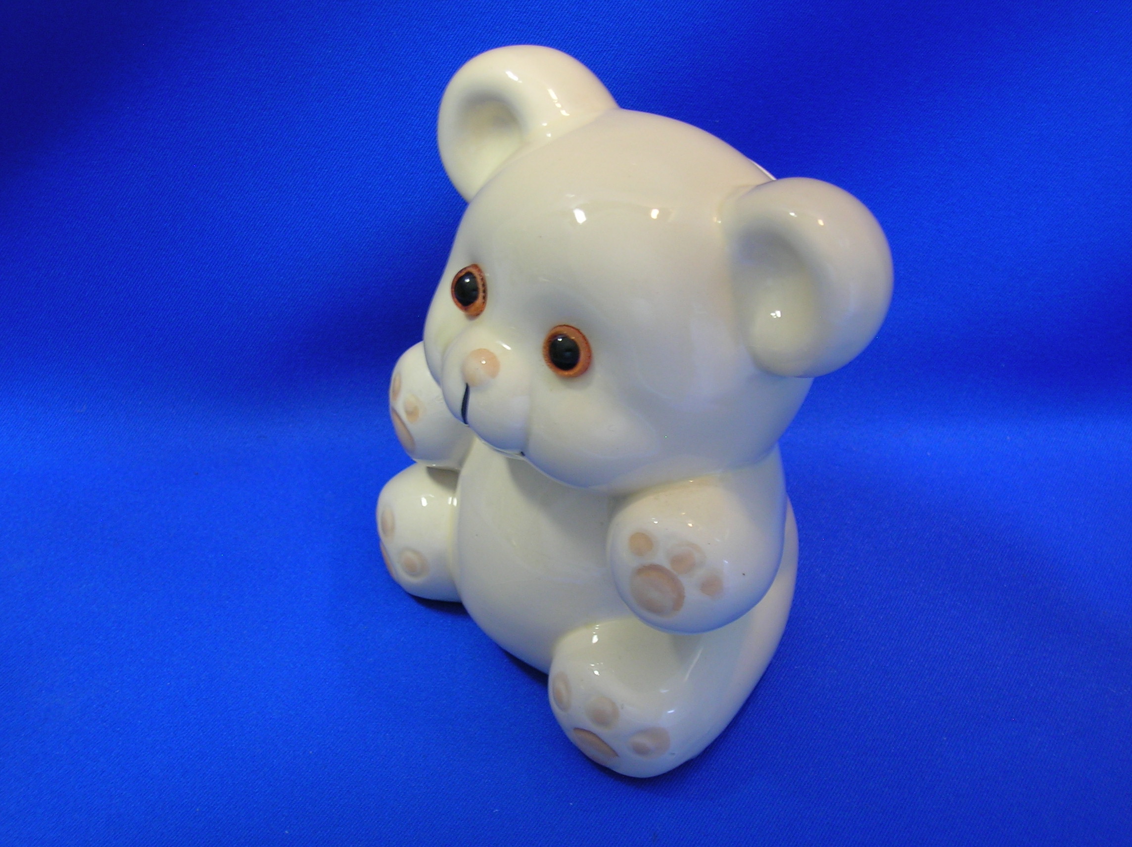 BANK - ENESCO - teddy bear with glass eye