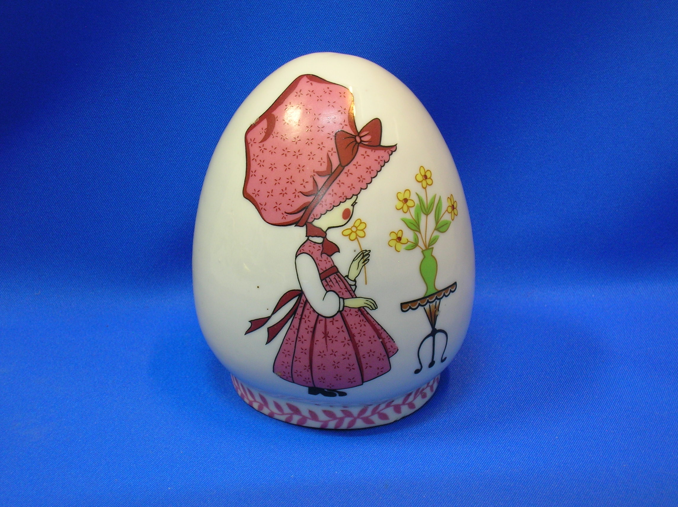 BANK - egg shaped . .