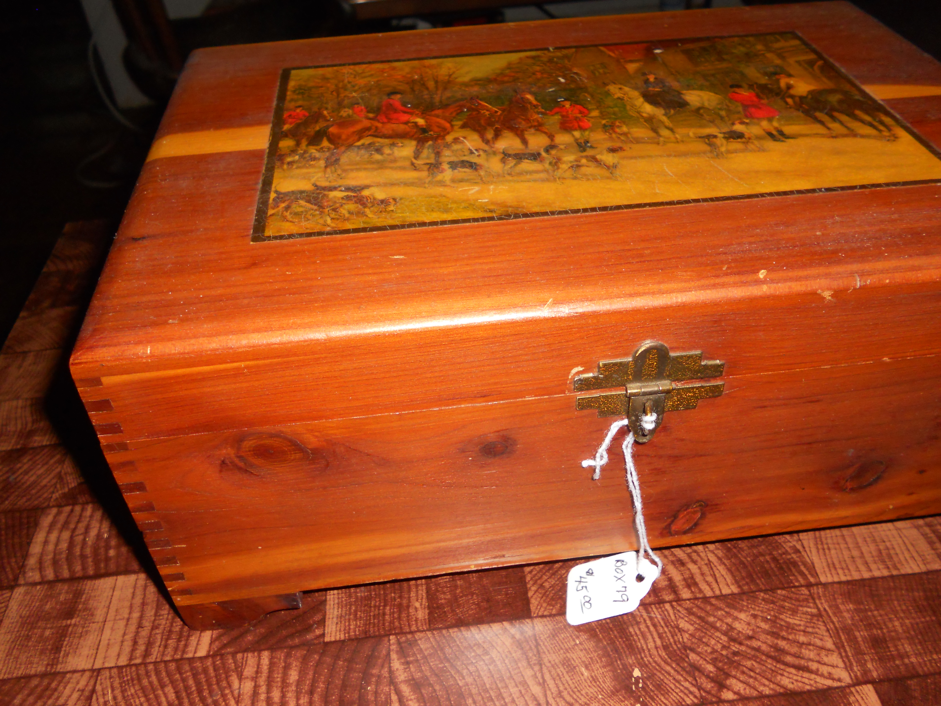 Wood Box dovetail with English Hunting Scene