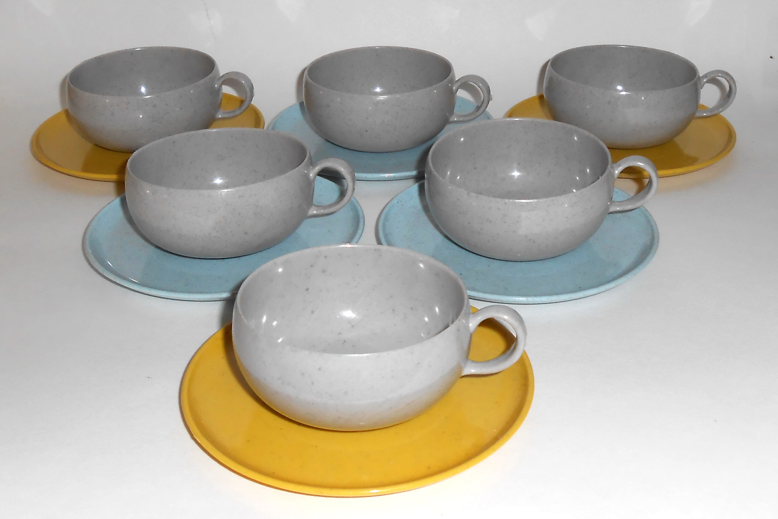 Russel Wright Pottery Ideal Plastic Child's 6 Cup/Sau