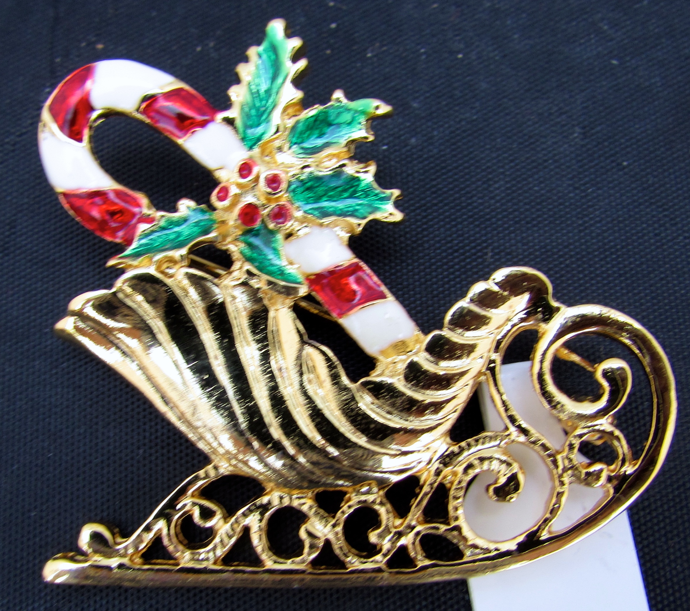 Enamel Painted Pin Sleigh Candy Candy Cane Holly