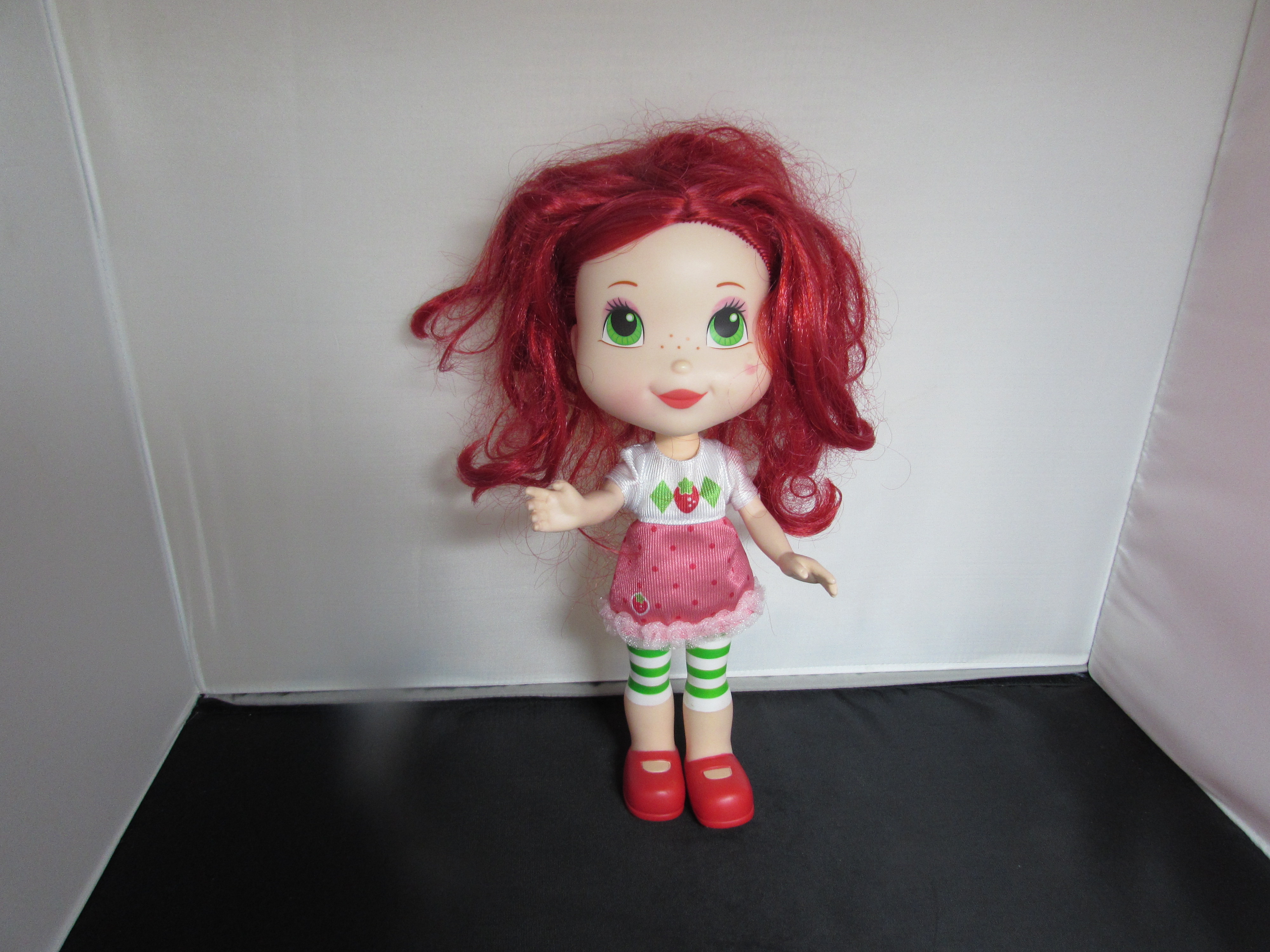Strawberry Shortcake Doll by Hasbro 1998 11 inch