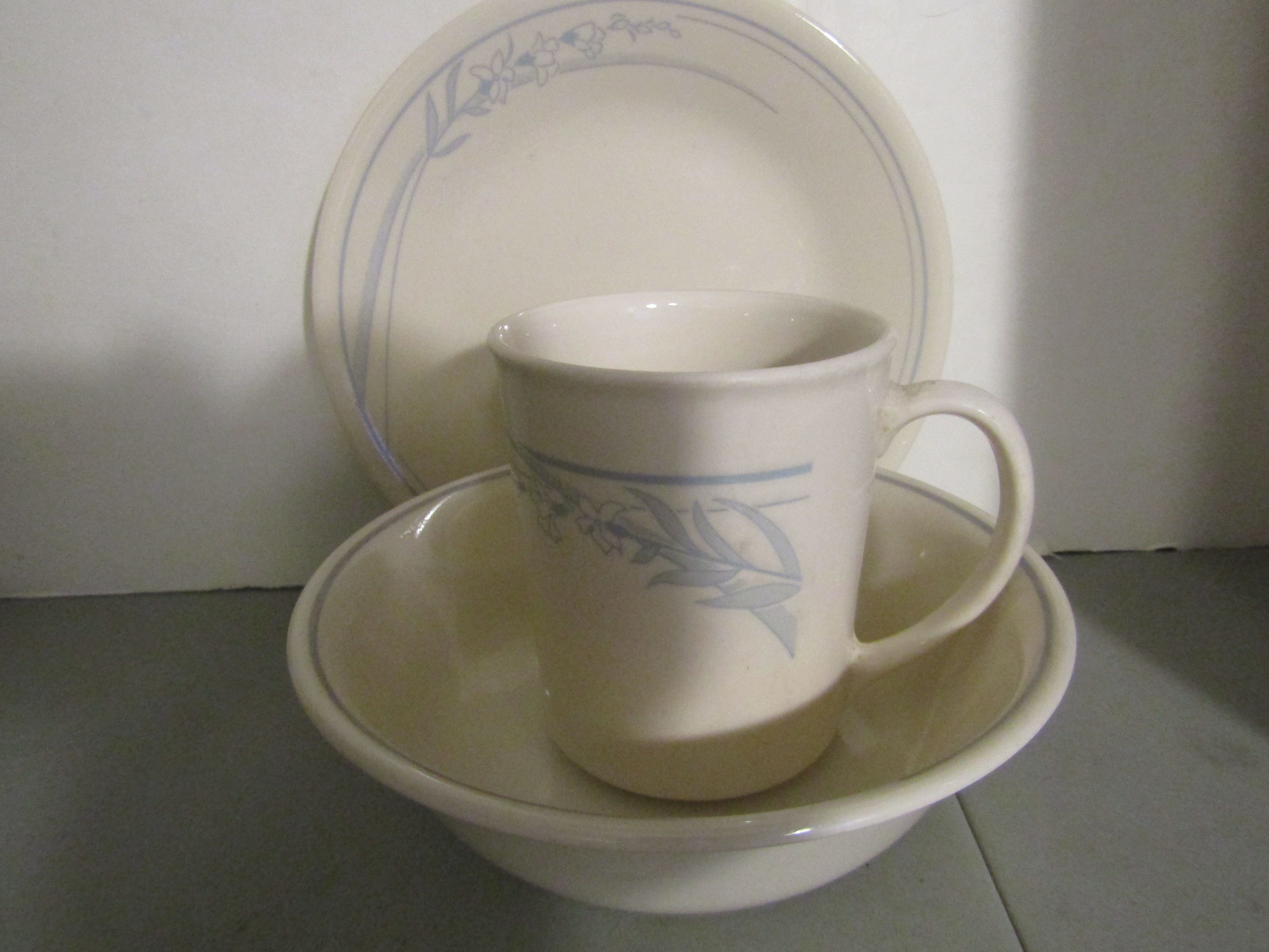 Vintage Corelle Blue Lily 3-Piece Set