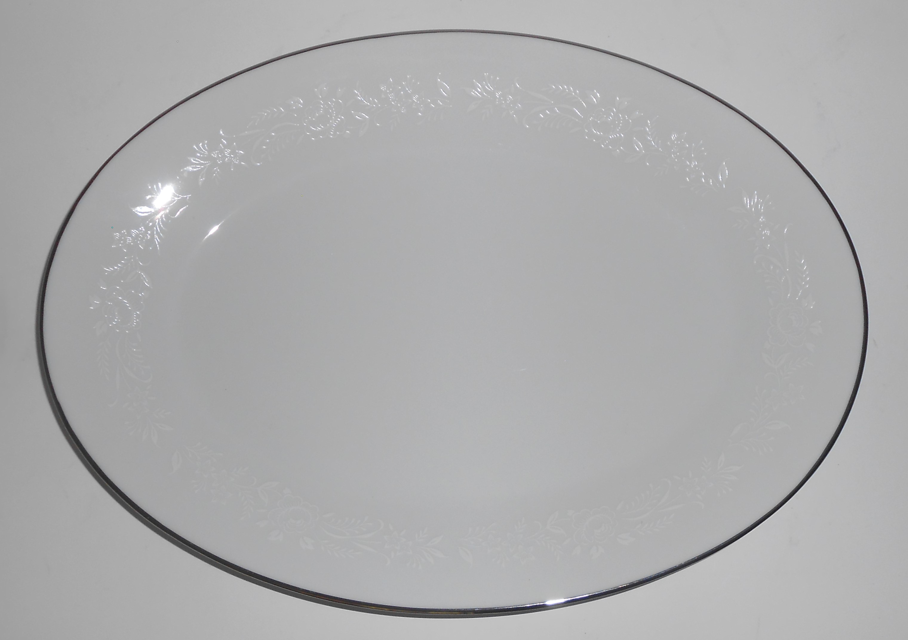 Noritake Porcelain China 6450 Q Reina w/Platinum 12'' P