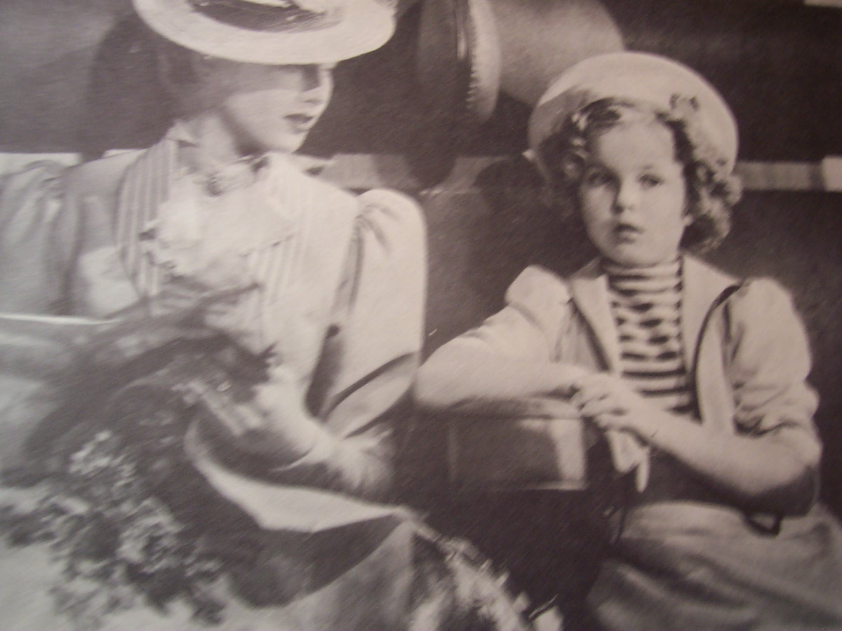 Shirley Temple Doll Wee Willie Winkie Book