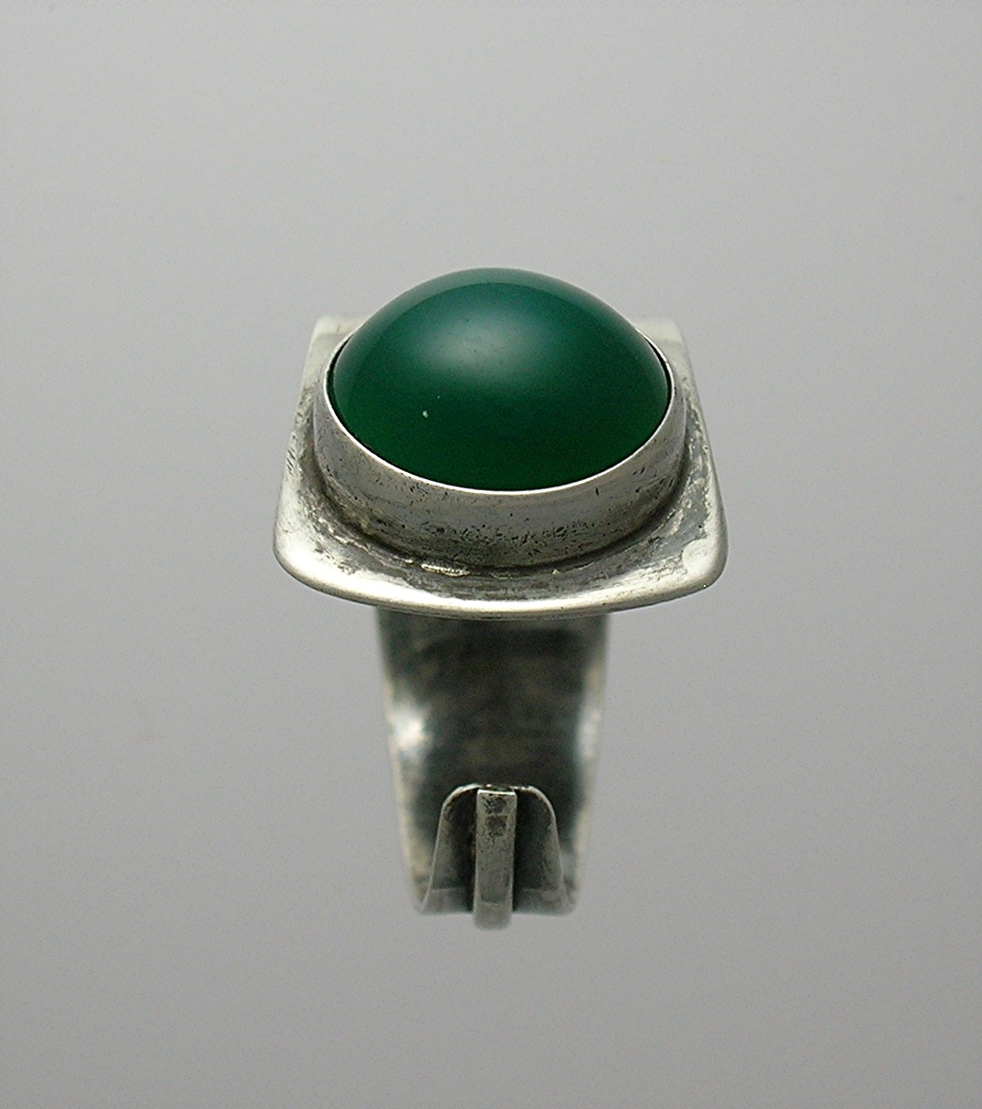 Sterling Silver Green Stone Ring Israel . . . . . . . .