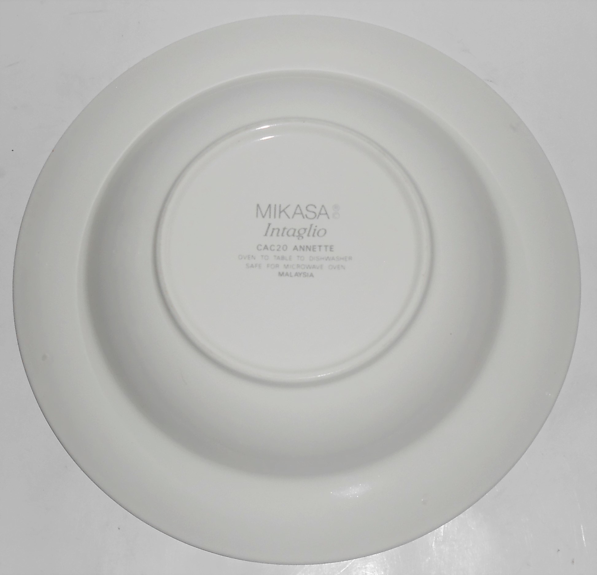 Mikasa China CAC20 Intaglio Annette Rimmed Soup Bowl