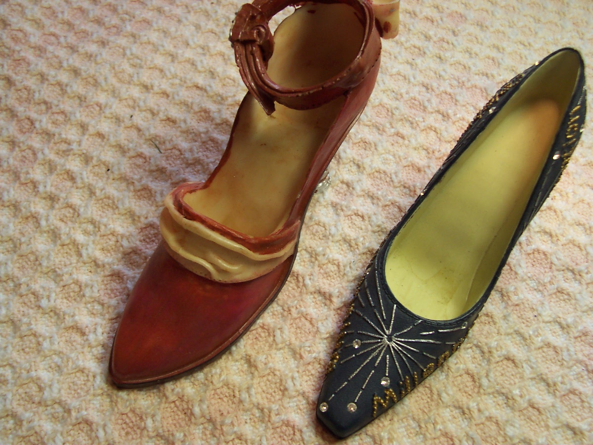 Sitco Shoe Figurine Millennium set of 2