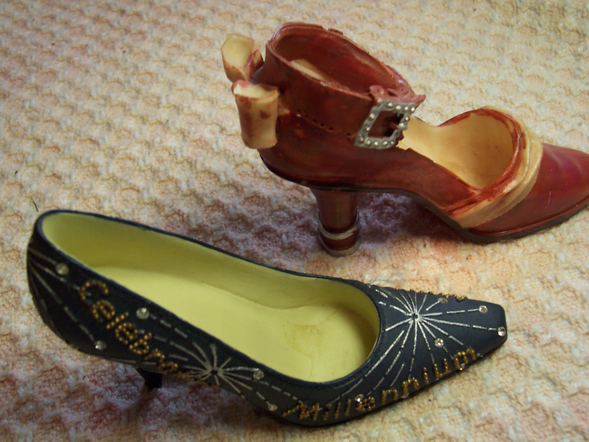Sitco Shoe Figurine Millennium set of 2