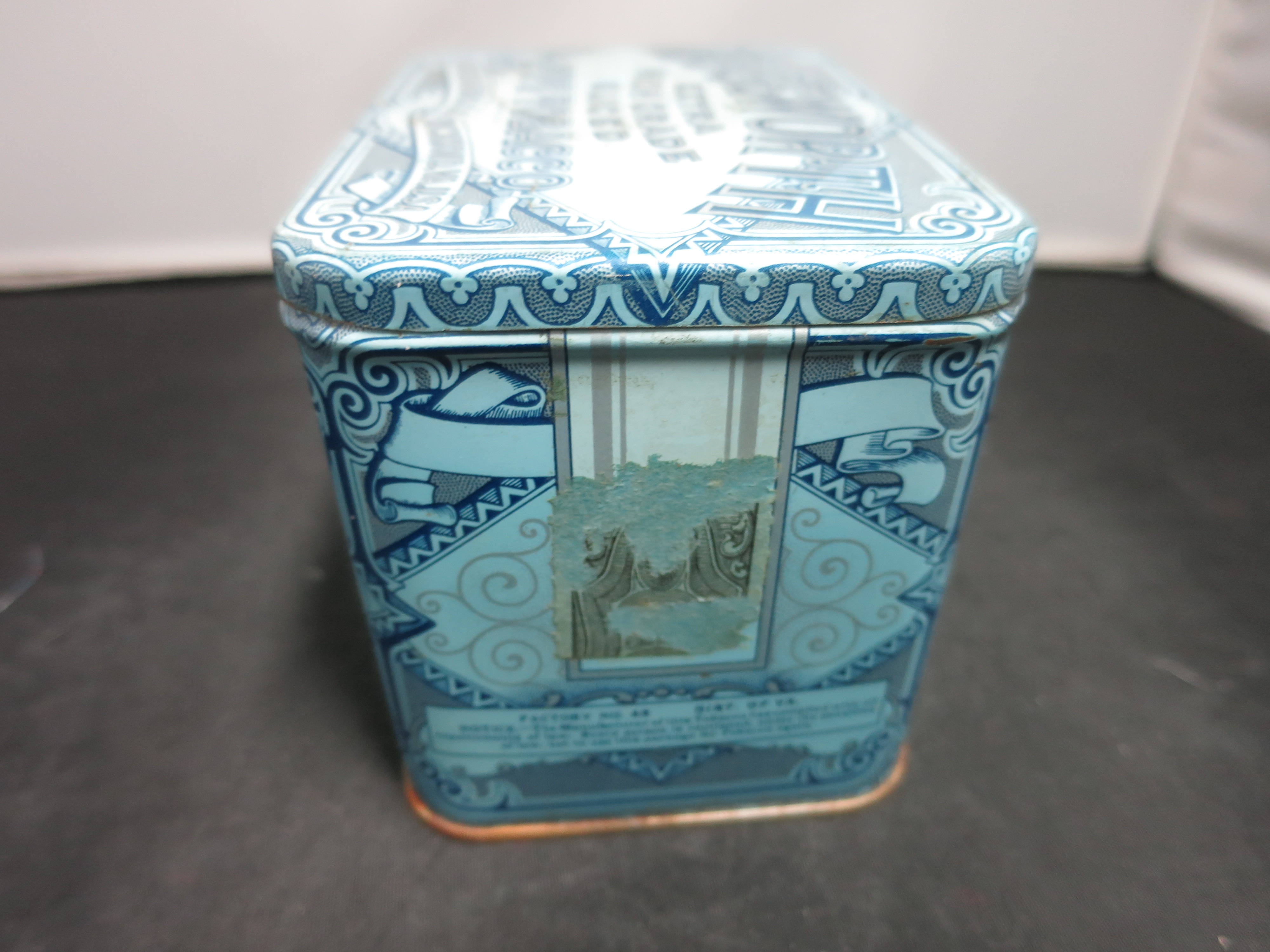 Edgeworth Extra High Grade Sliced Pipe Tobacco Tin
