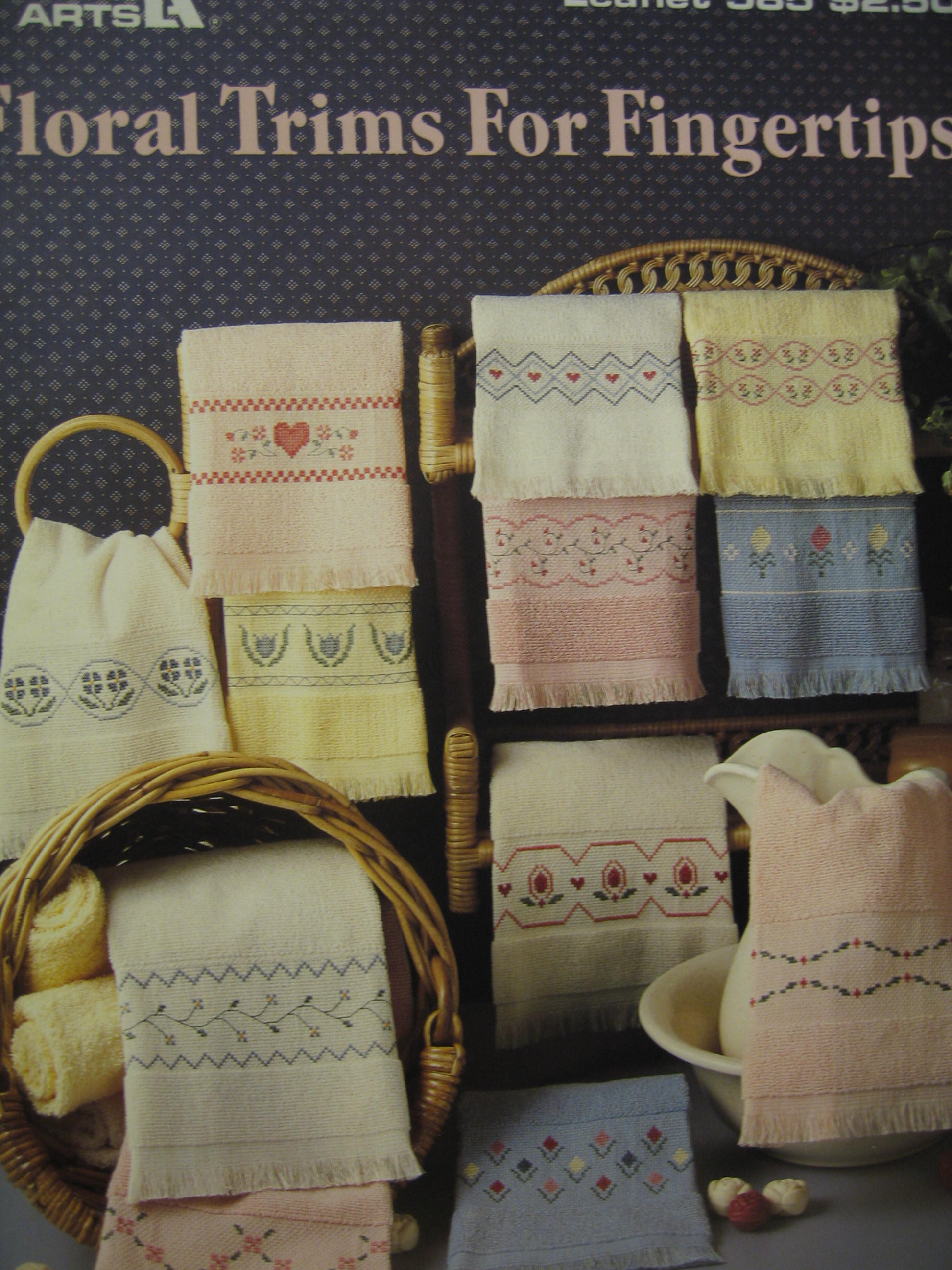 Leisure Arts  Floral Trims For Fingertips  #585