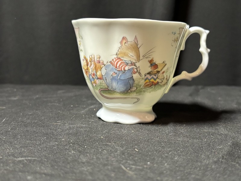 Royal Doulton Brambly Hedge The Birthday Teacup Saucer Set Vintage Bath Cubes ‘87