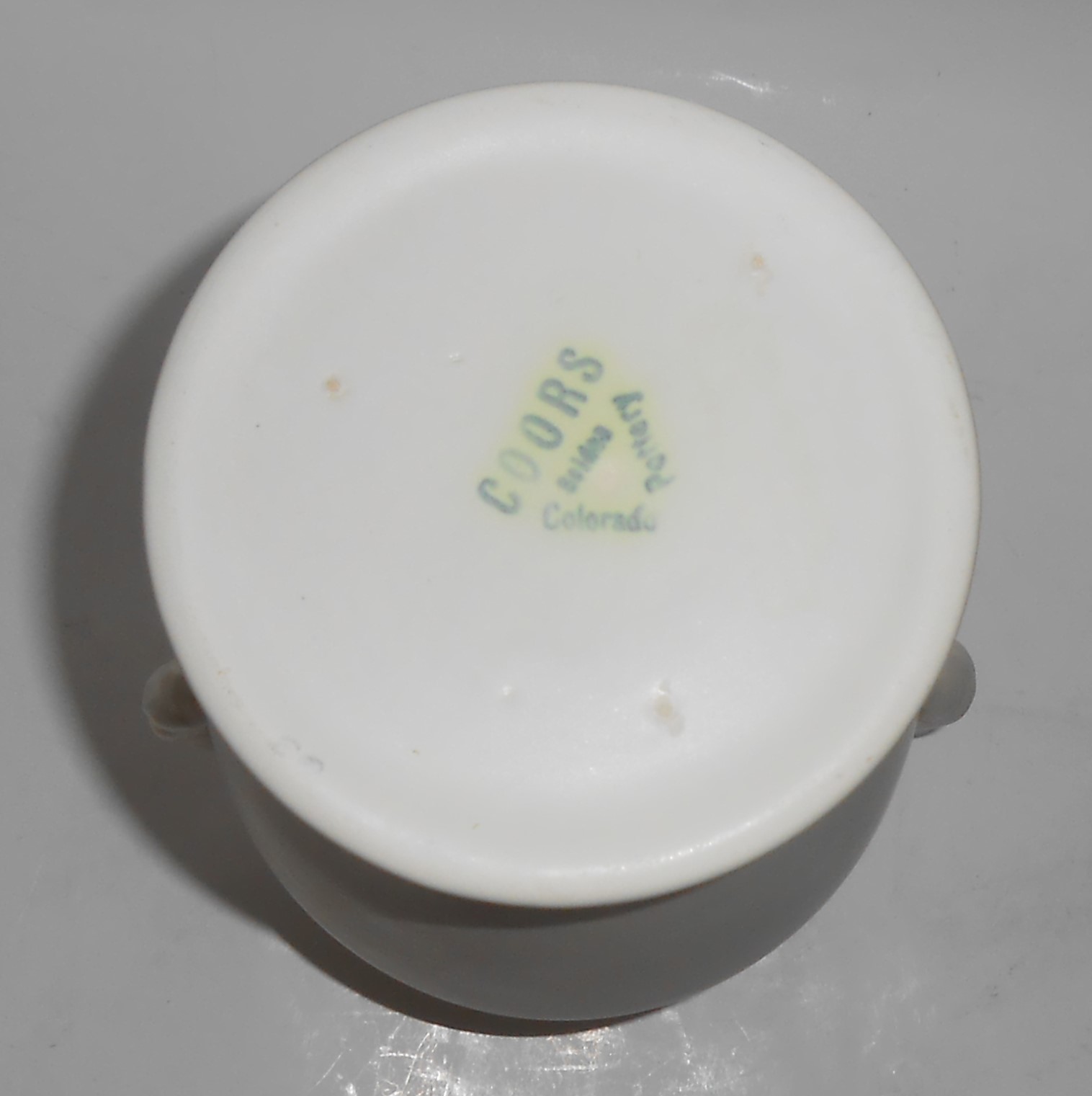 Coors Art Pottery Matte White / Matte Green Montrose #