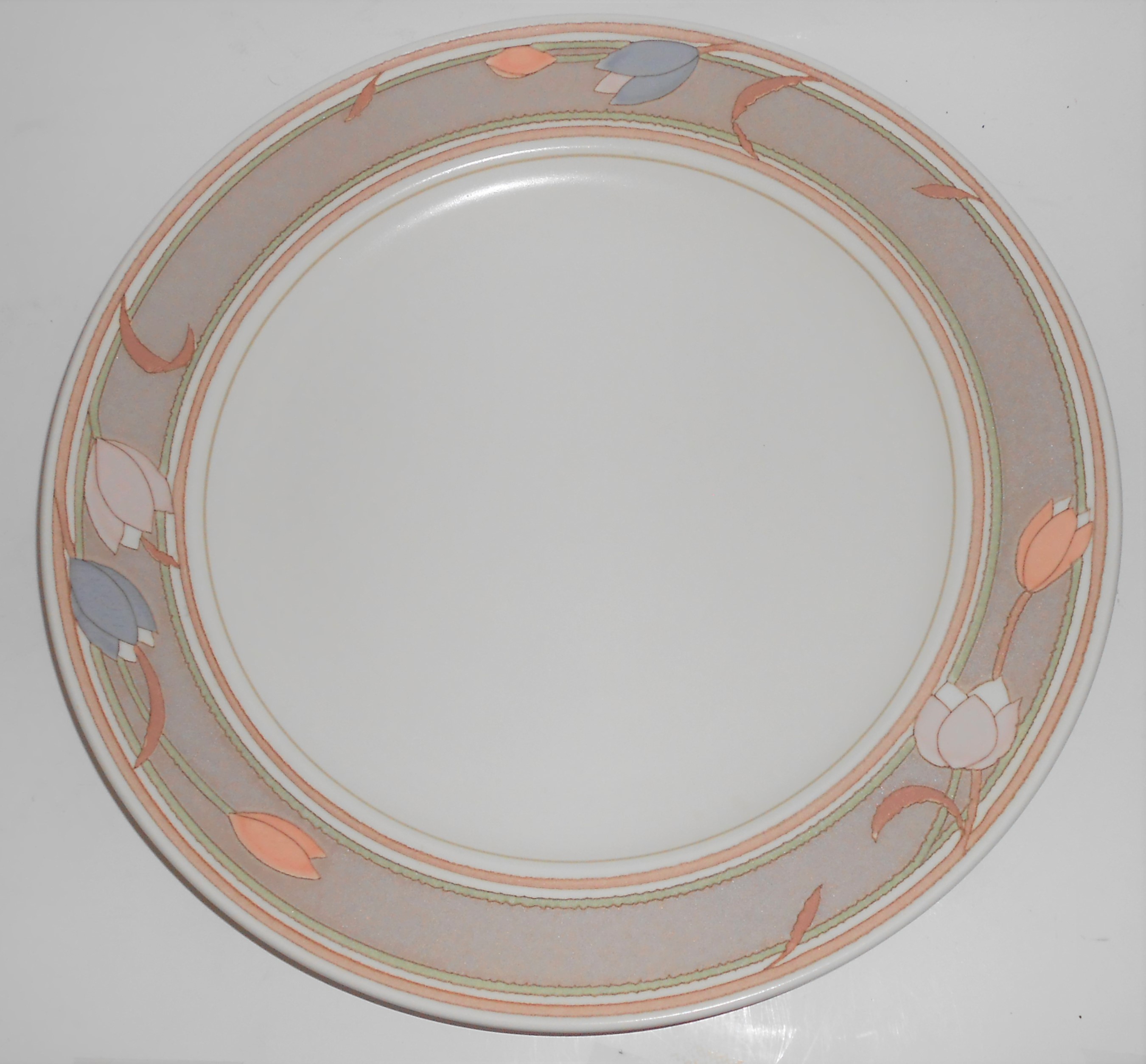 Mikasa China Pottery Intaglio Meadow Sun Chop Plate