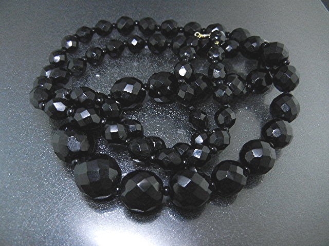 Black Faceted Glass Beads Necklace