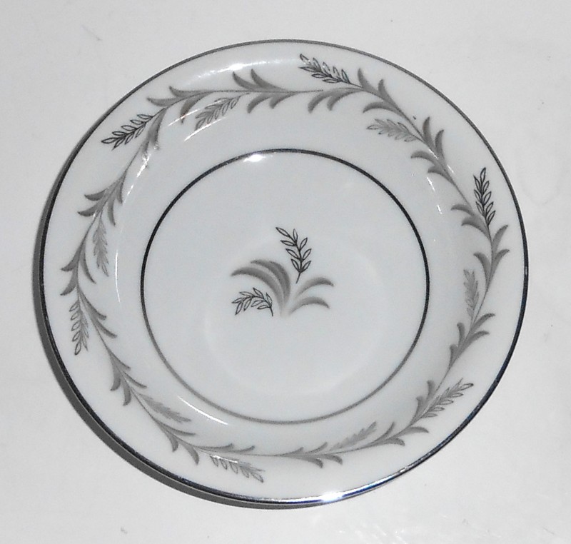 Noritake China w/Platinum 5423 Glendon Fruit Bowl