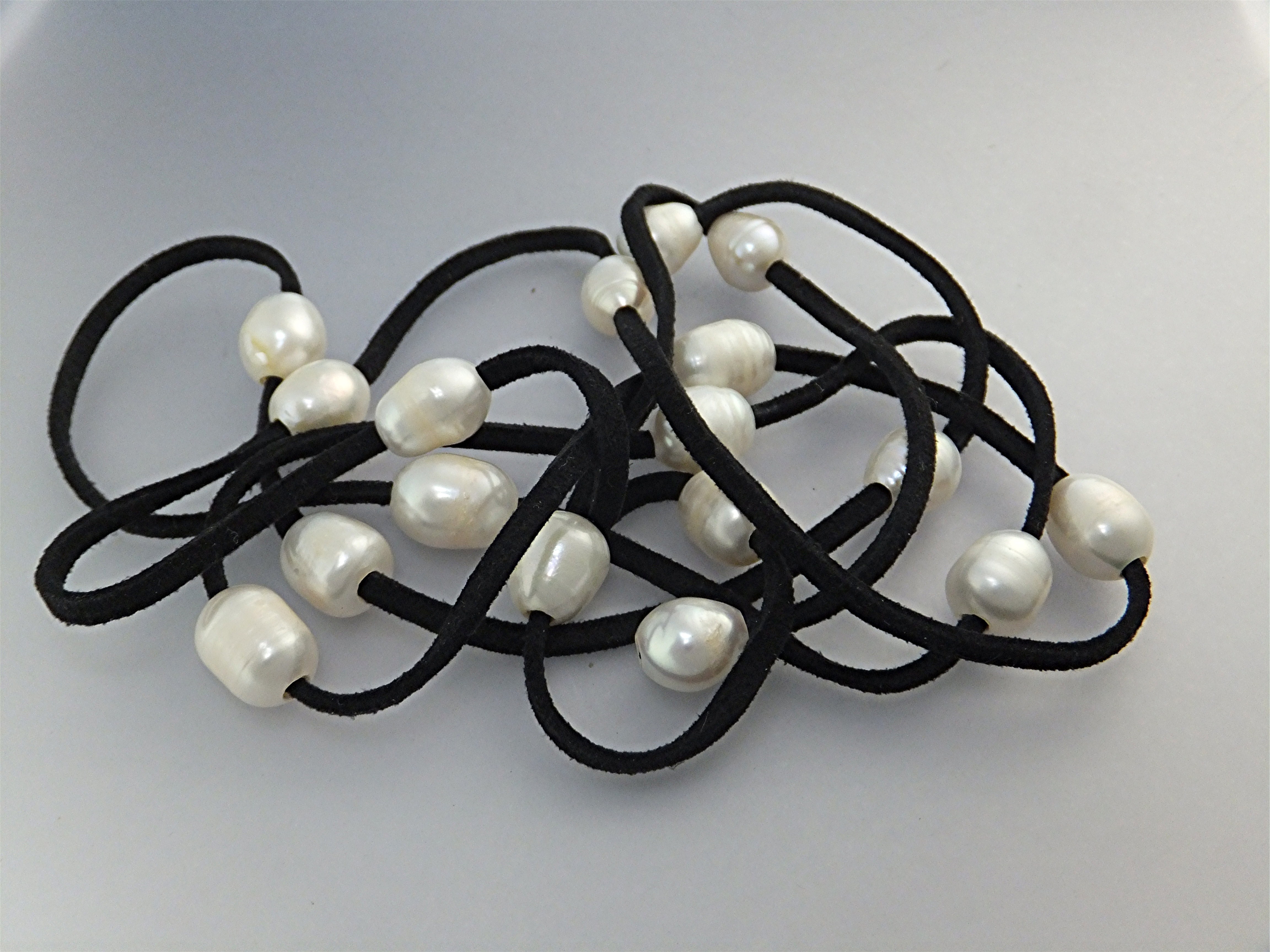 Necklace Black Suede Leather Freshwater Pearl Lariat