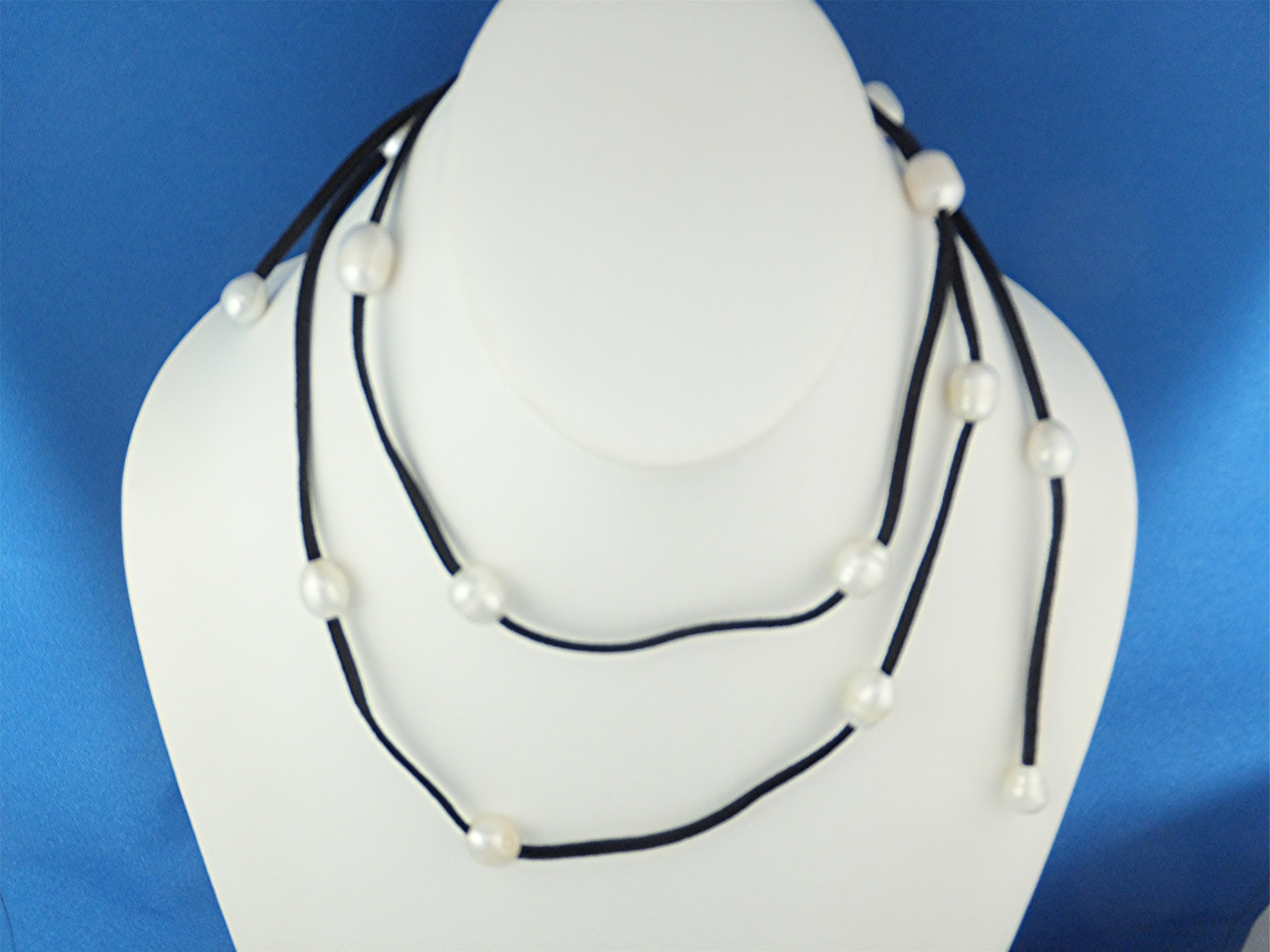 Necklace Black Suede Leather Freshwater Pearl Lariat