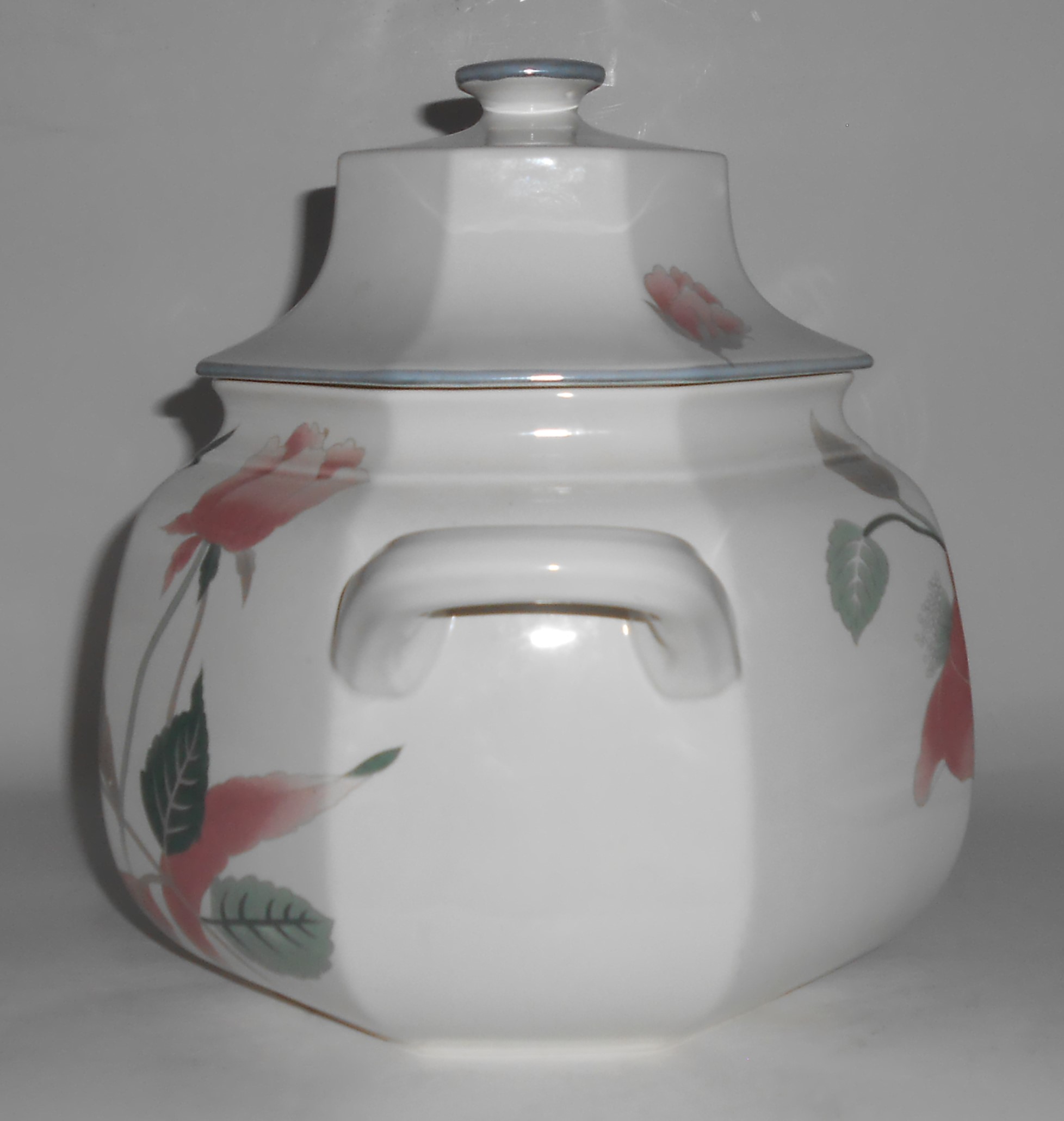 Mikasa China Silk Flowers Soup Tureen w/Lid