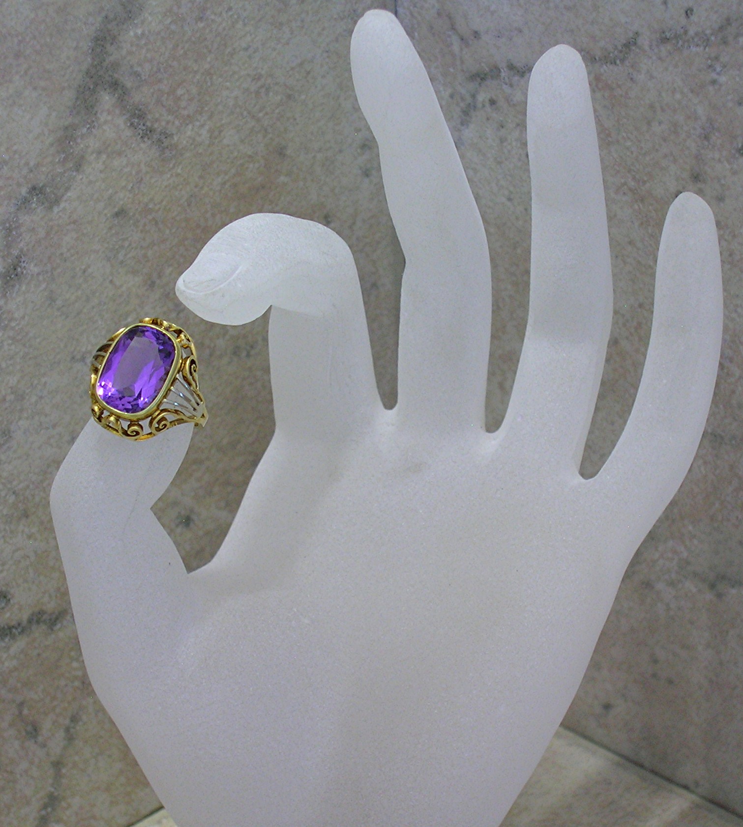 Ring 18K 4ct Square Faceted Amethyst