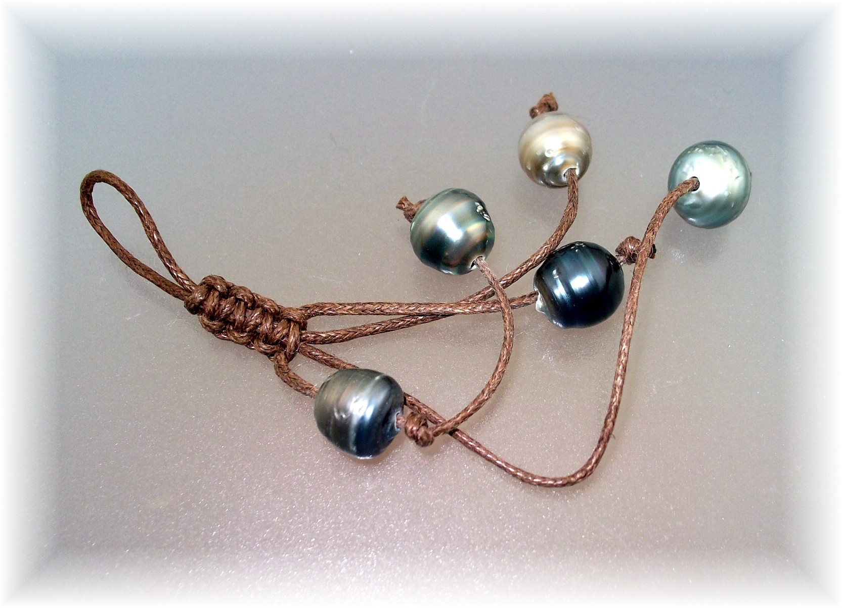 Purse Decoration 5 Tahitian Pearls Hand Made