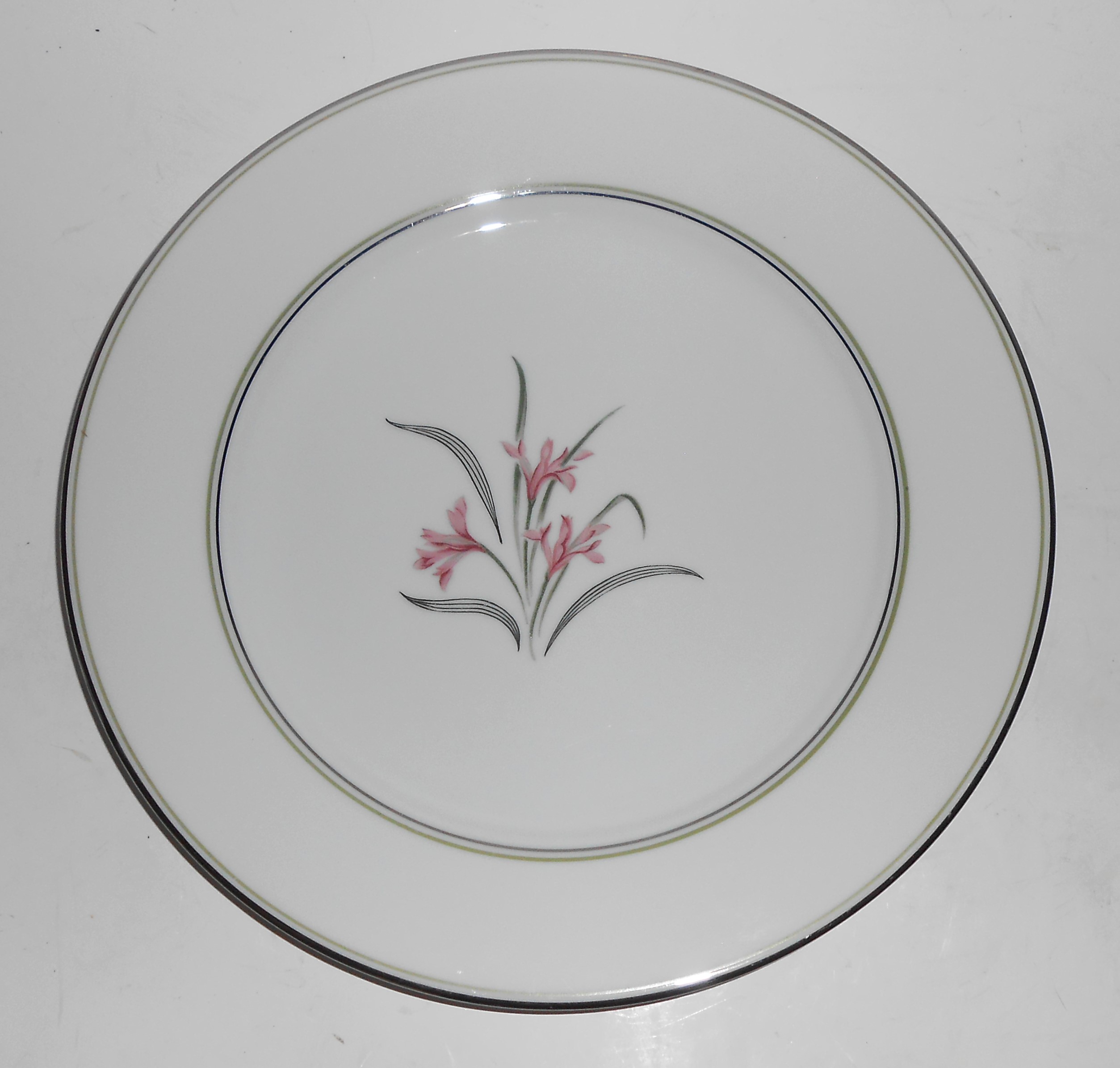 Noritake China Kent w/Platinum Pink Flowers Dinner Plat