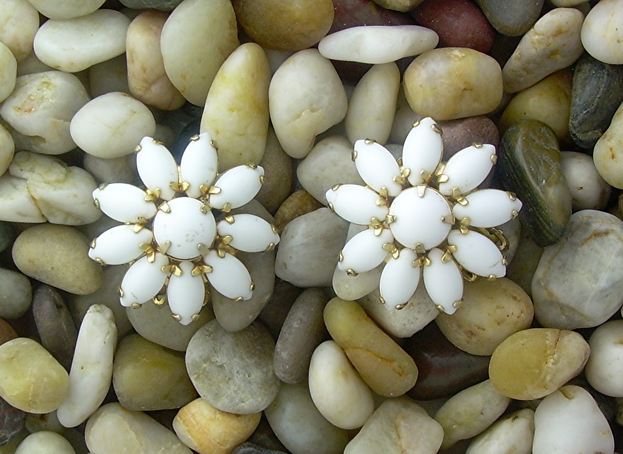 Claw Set White Glass Flower Clip Earrings