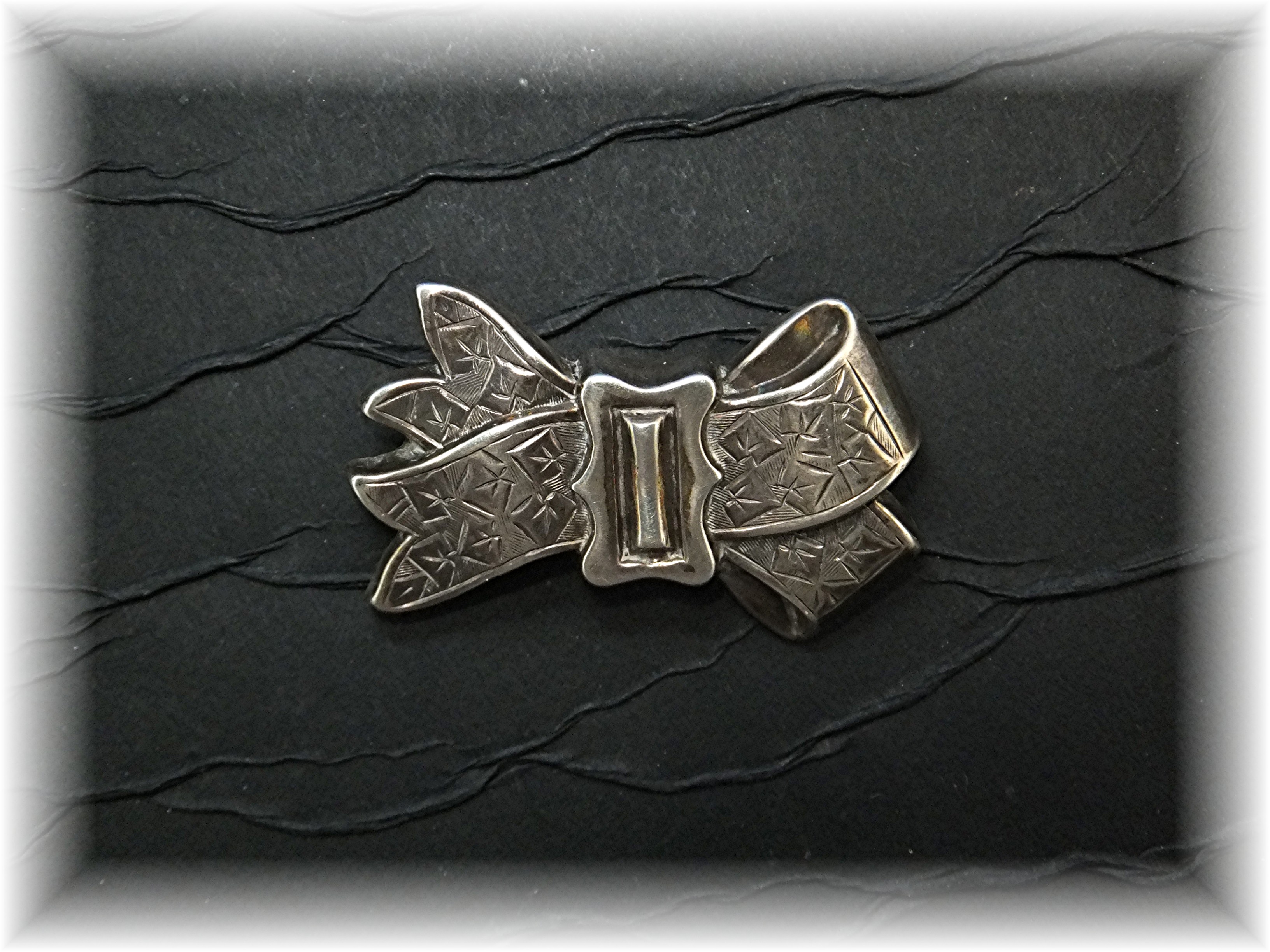 Brooch Pin Sterling Silver Bow English Hallmark 1800s