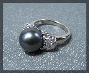 Ring 14 K White Gold Diamond 10mm Tahitian Pearl