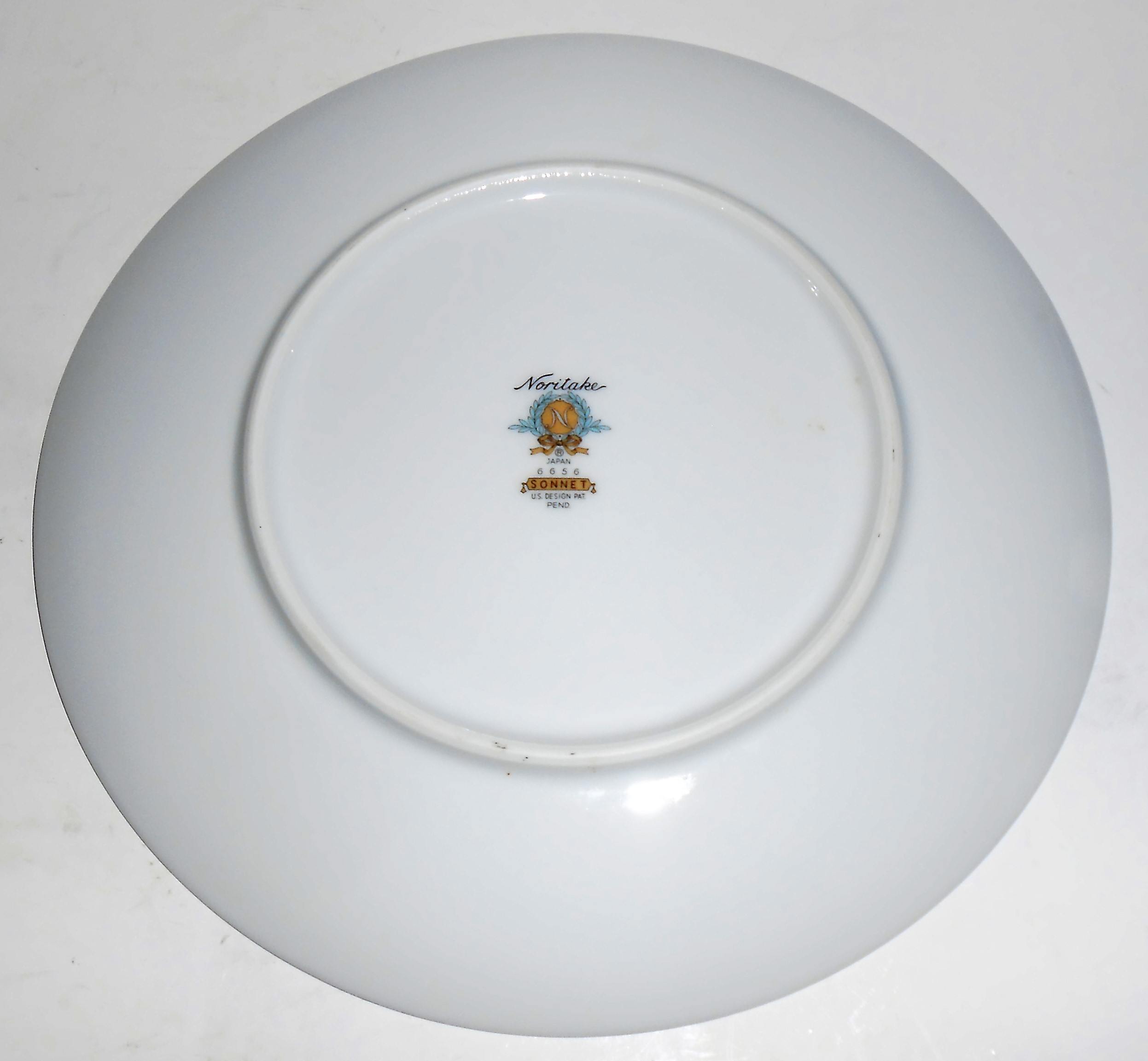 Noritake Porcelain China Sonnet w/ Platinum Band Salad