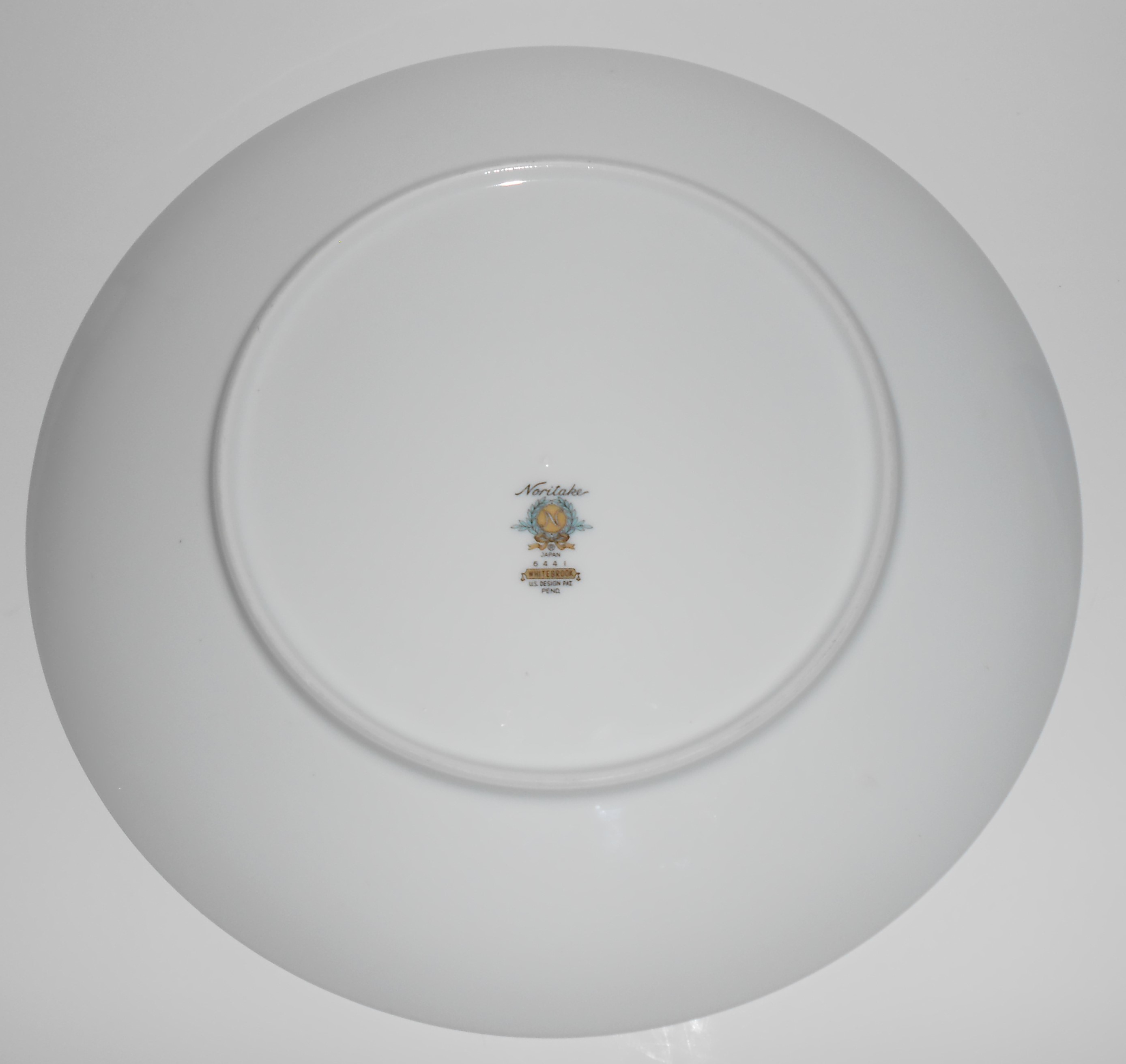 Noritake Porcelain China Whitebrook 6441 Platinum Band
