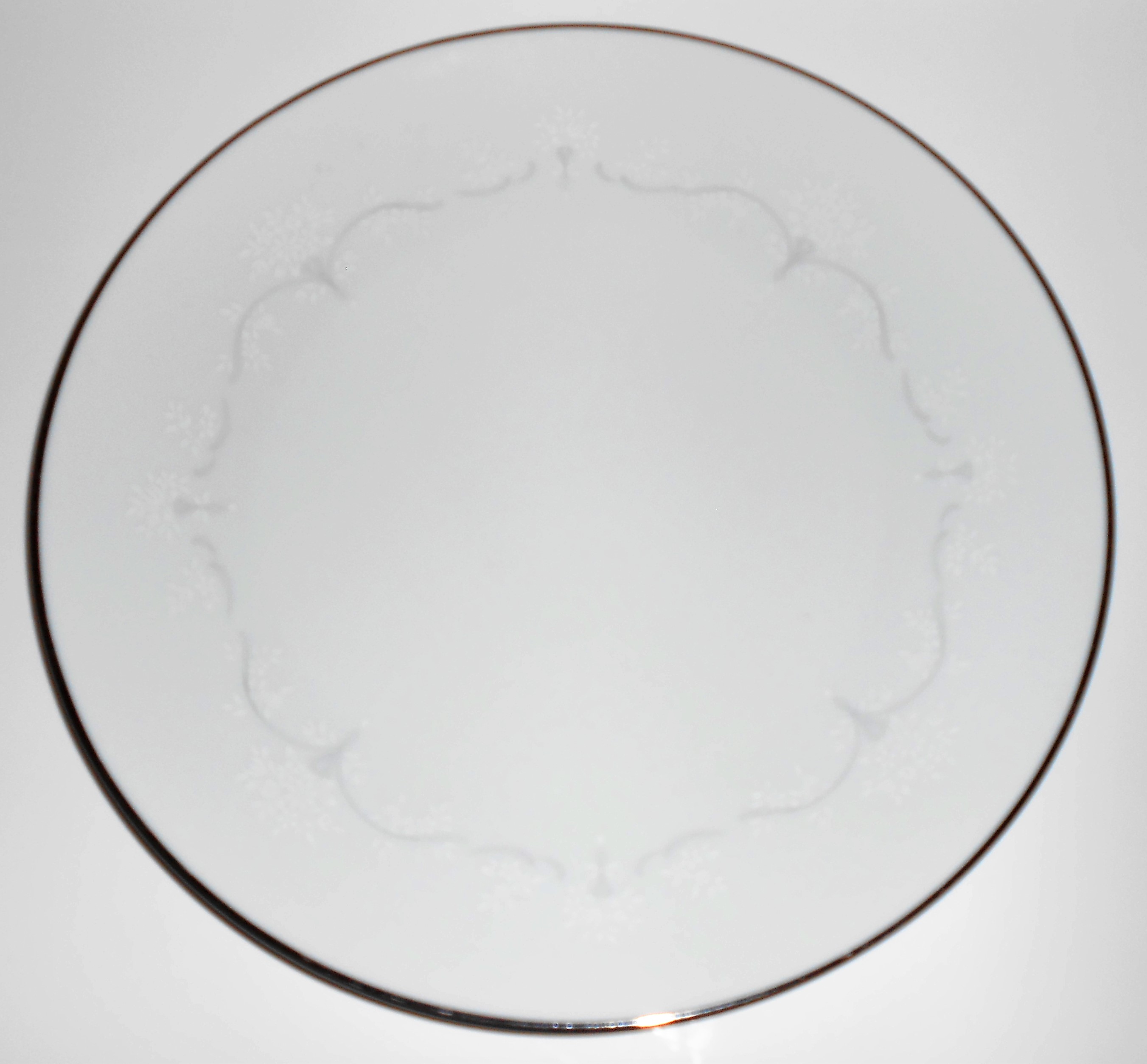 Noritake Porcelain China Whitebrook 6441 Platinum Band