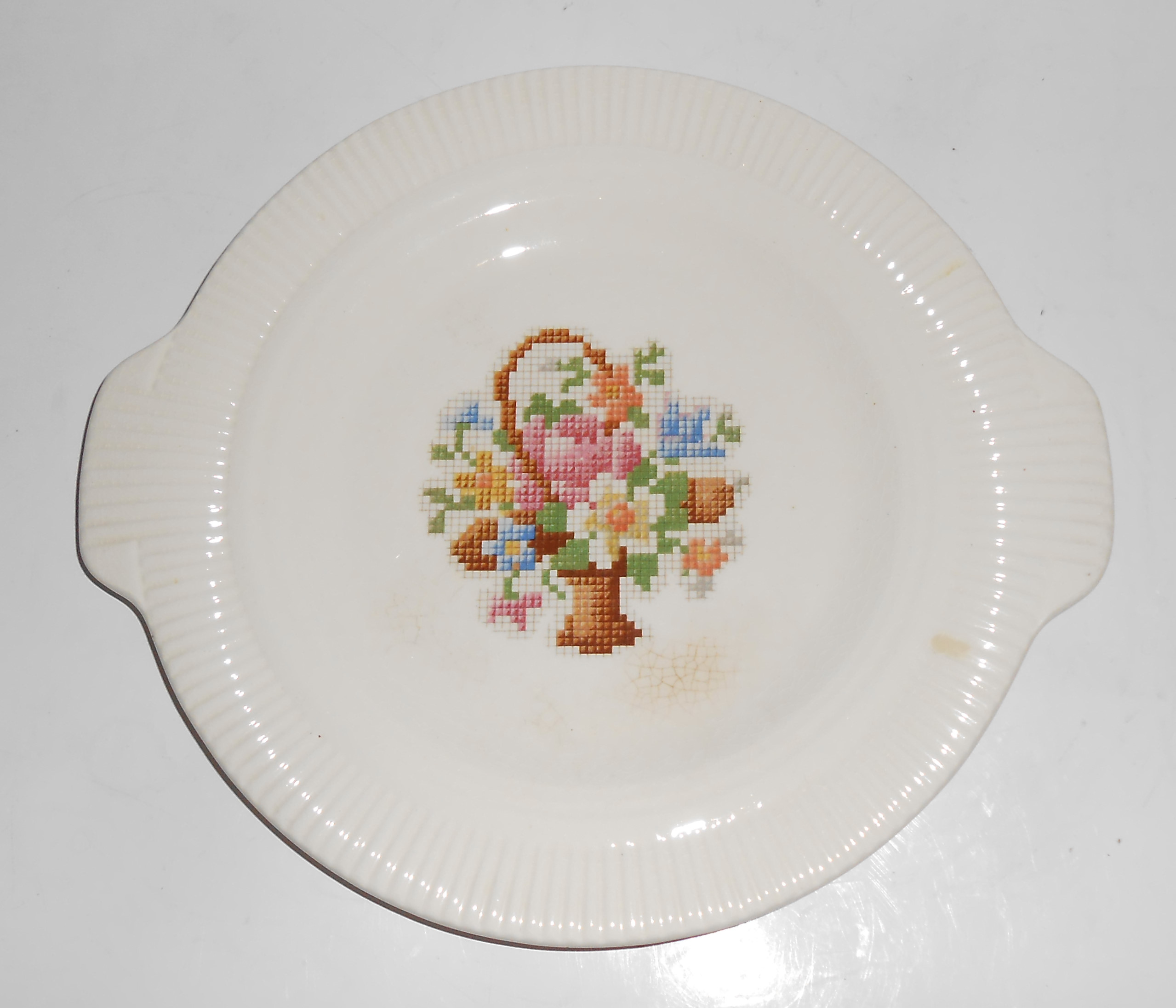 Salem China Basket Needlepoint Relish Dish