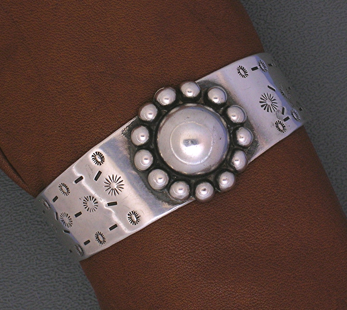 Sterling Silver American Indian Look Bracelet Mexico 40