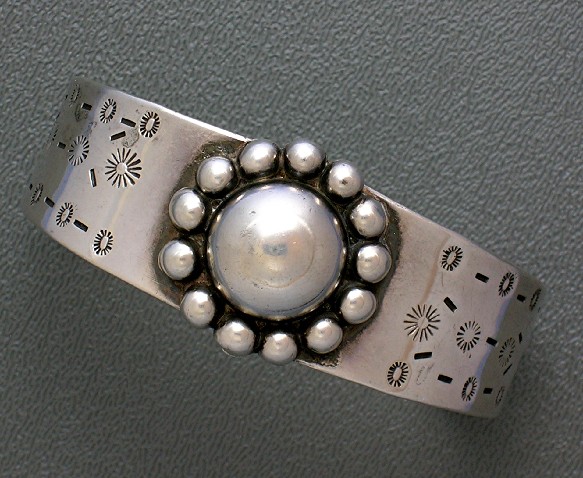 Sterling Silver American Indian Look Bracelet Mexico 40