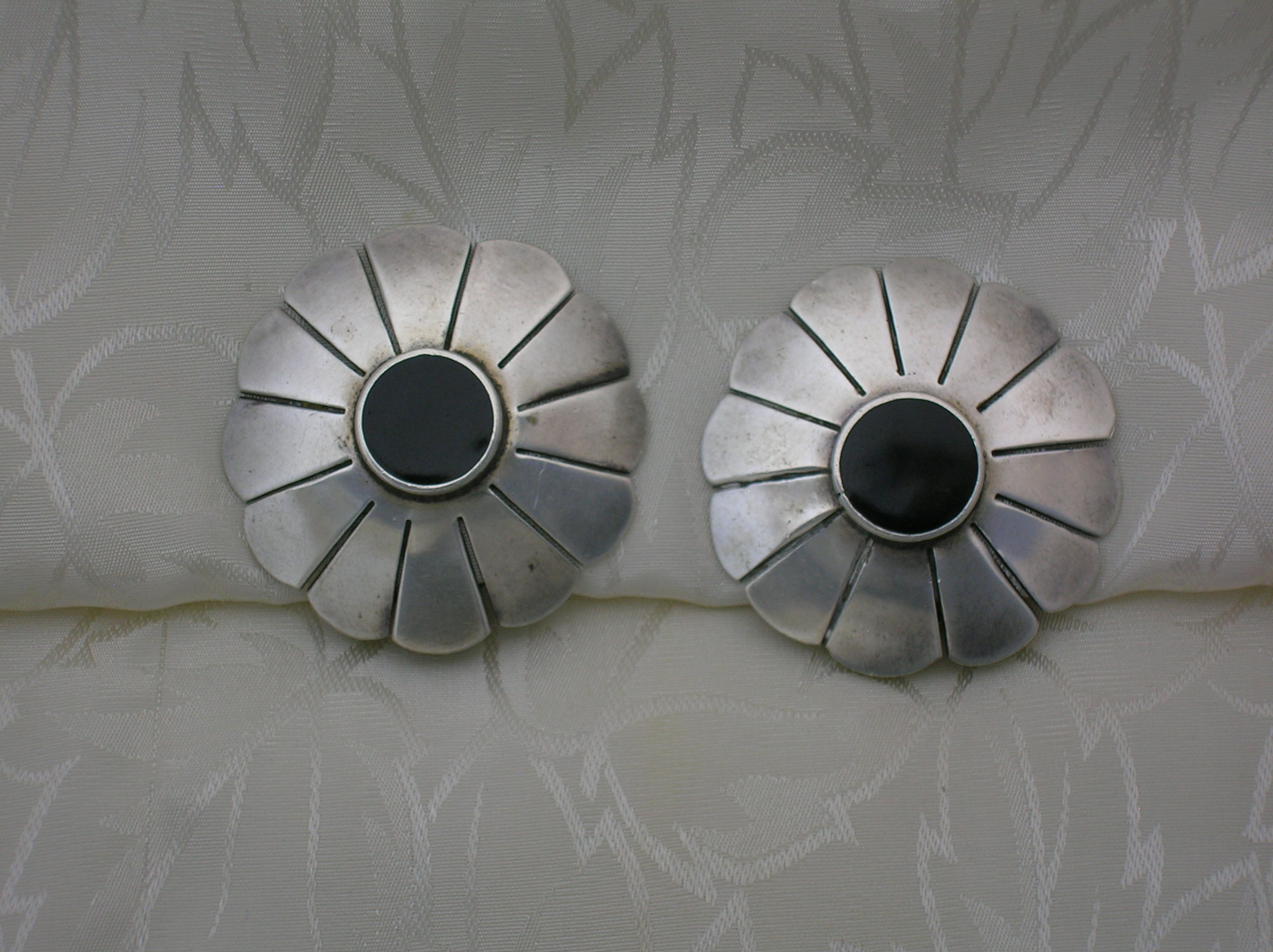 Taxco Mexico Sterling Silver Signed Onyx Clip Earrings