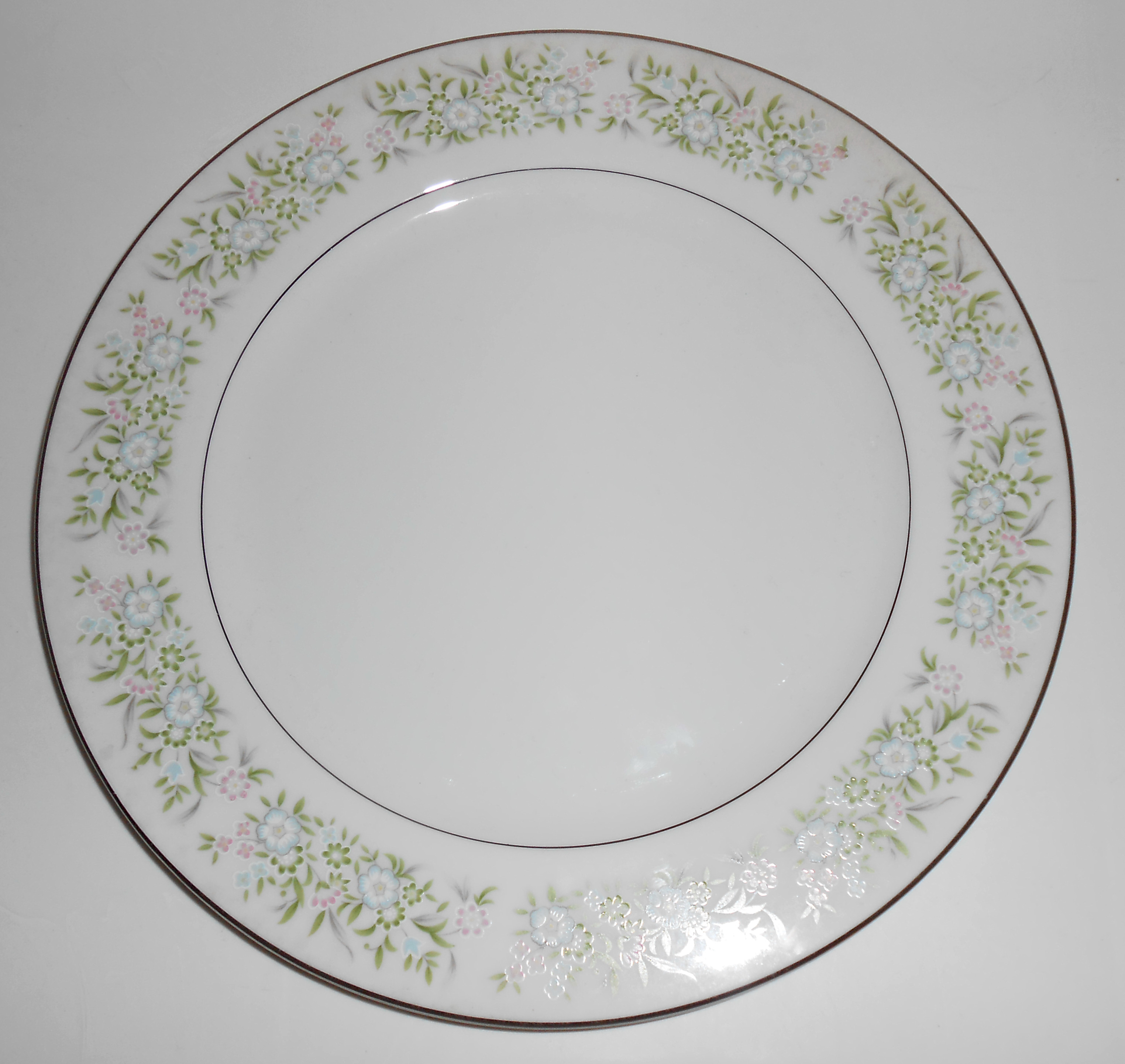 Taihei China Pottery Springtime Floral Dinner Plate
