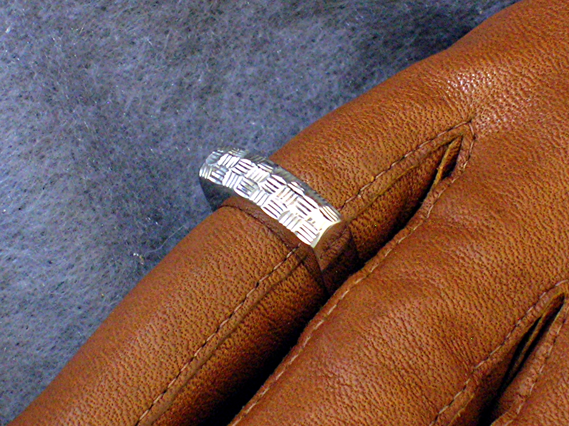Ring 14 K White Gold Signed  HANA