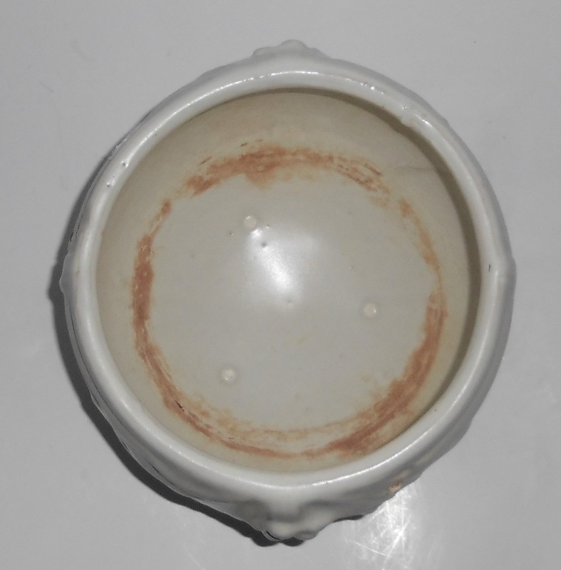 Nelson McCoy Art Pottery Matte White Leaves/Berries Hanging Flower Pot