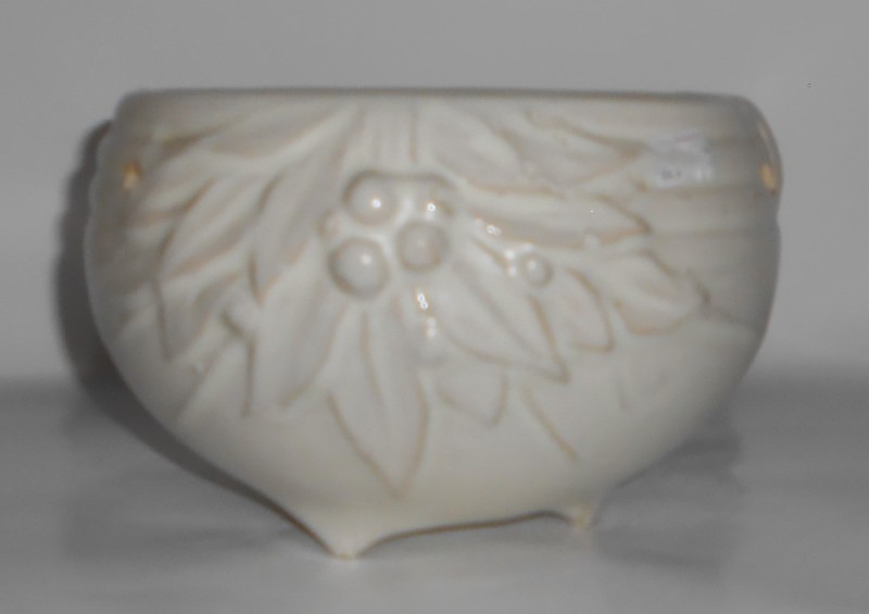 Nelson McCoy Art Pottery Matte White Leaves/Berries Hanging Flower Pot