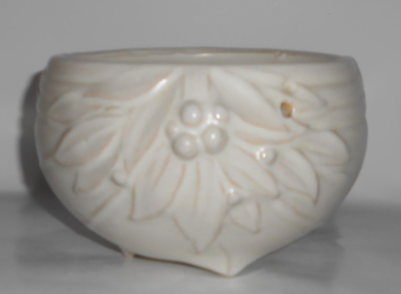 Nelson McCoy Art Pottery Matte White Leaves/Berries Hanging Flower Pot