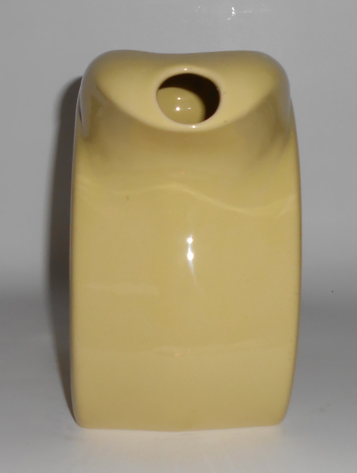 Wallace China Restaurant Ware Pale Yellow Ice Lip Ball